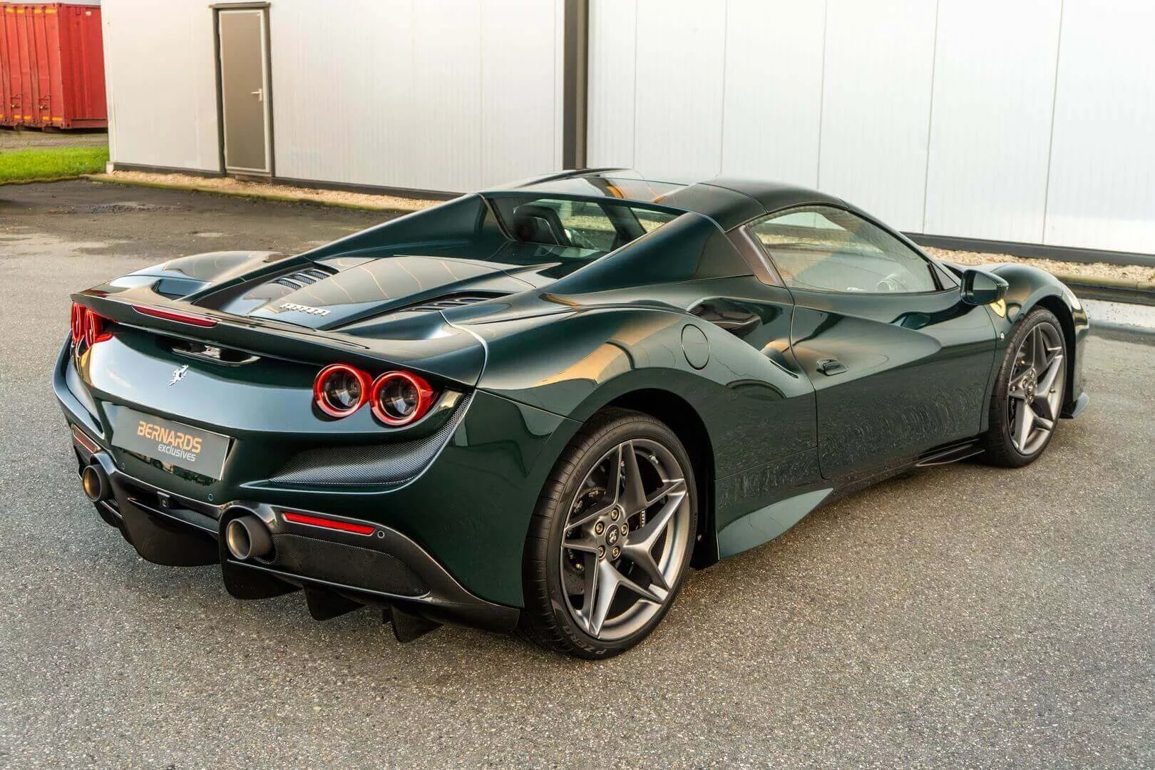 Verde British Racing Ferrari F8