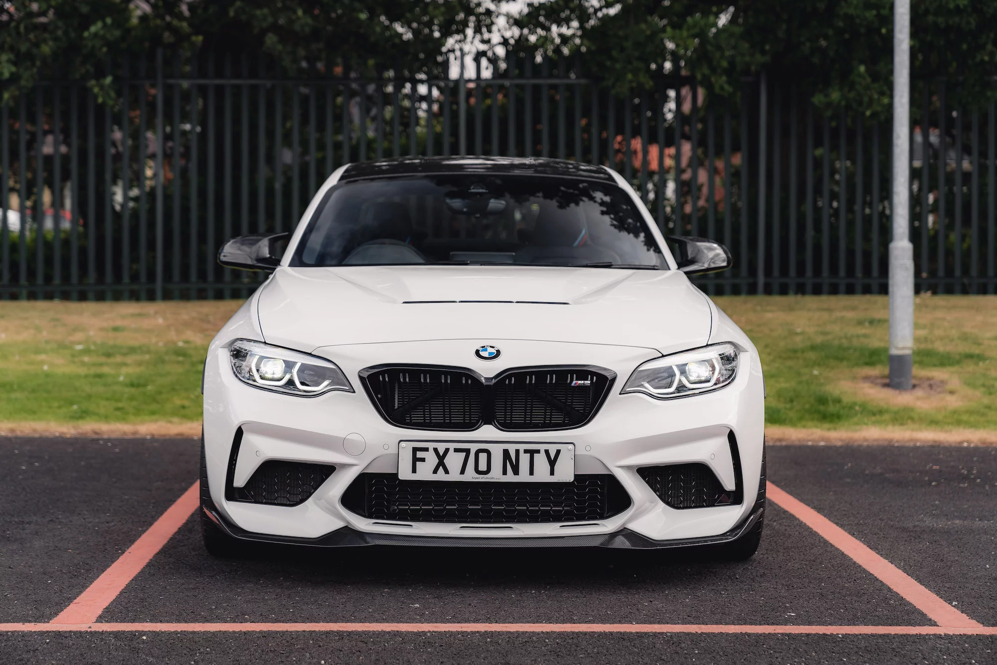 Alpine White III BMW M2