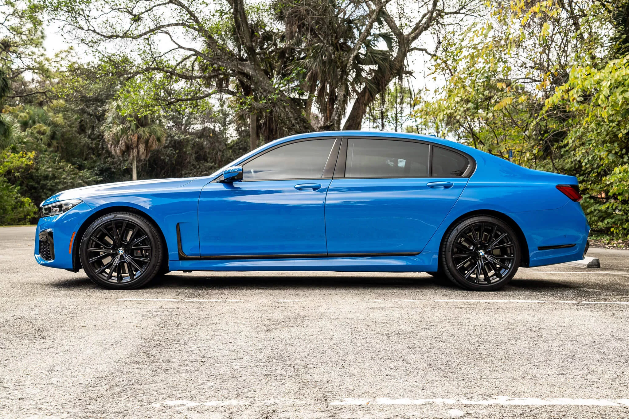 Voodoo Blue BMW 7 Series