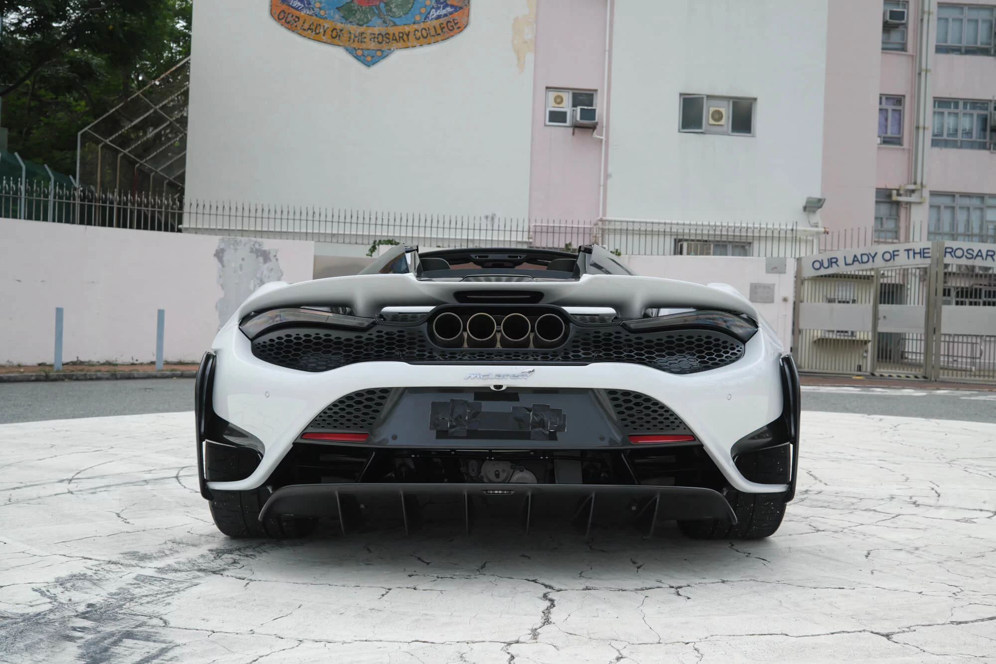 Silica White McLaren 765LT