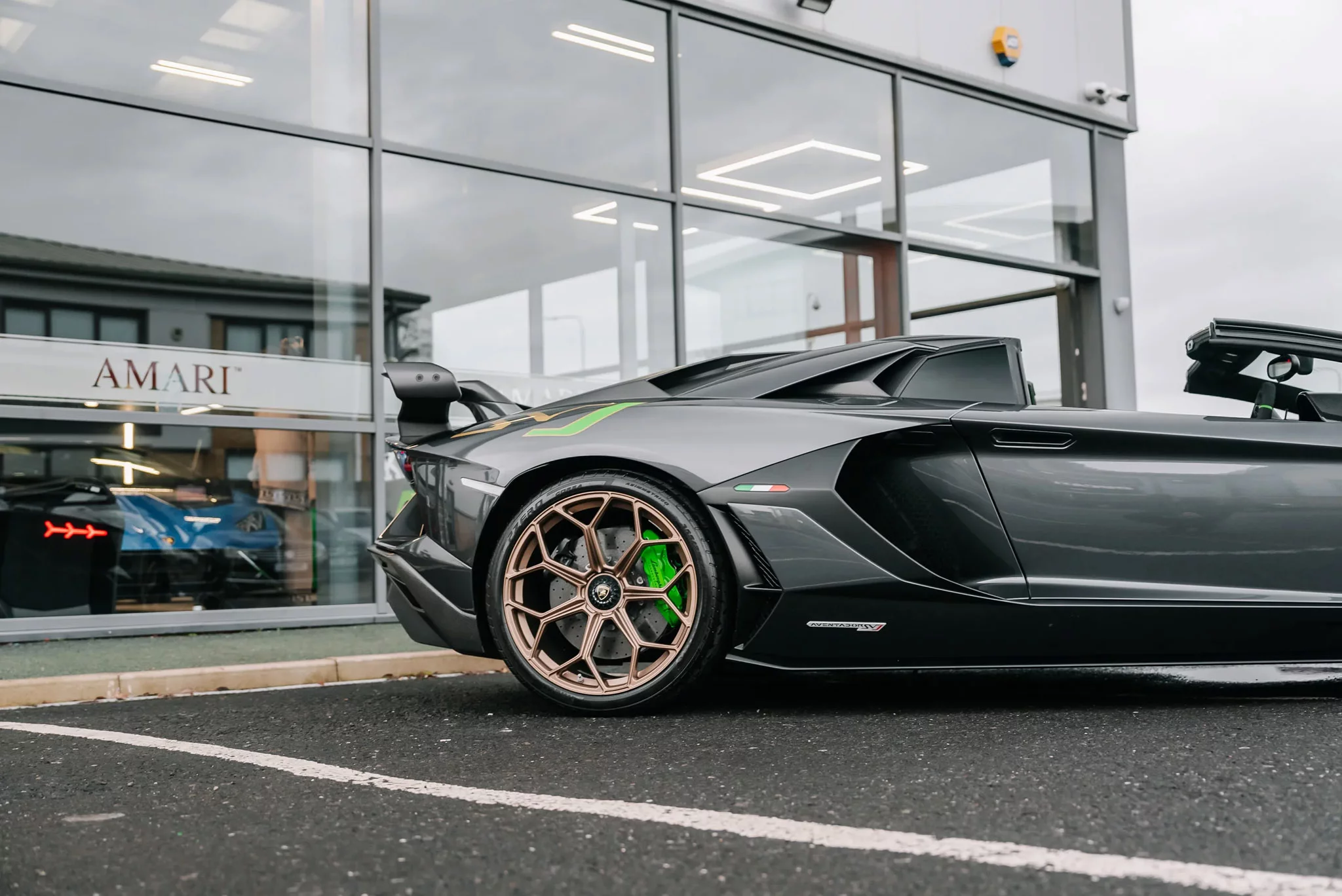 Grigio Lynx Lamborghini Aventador