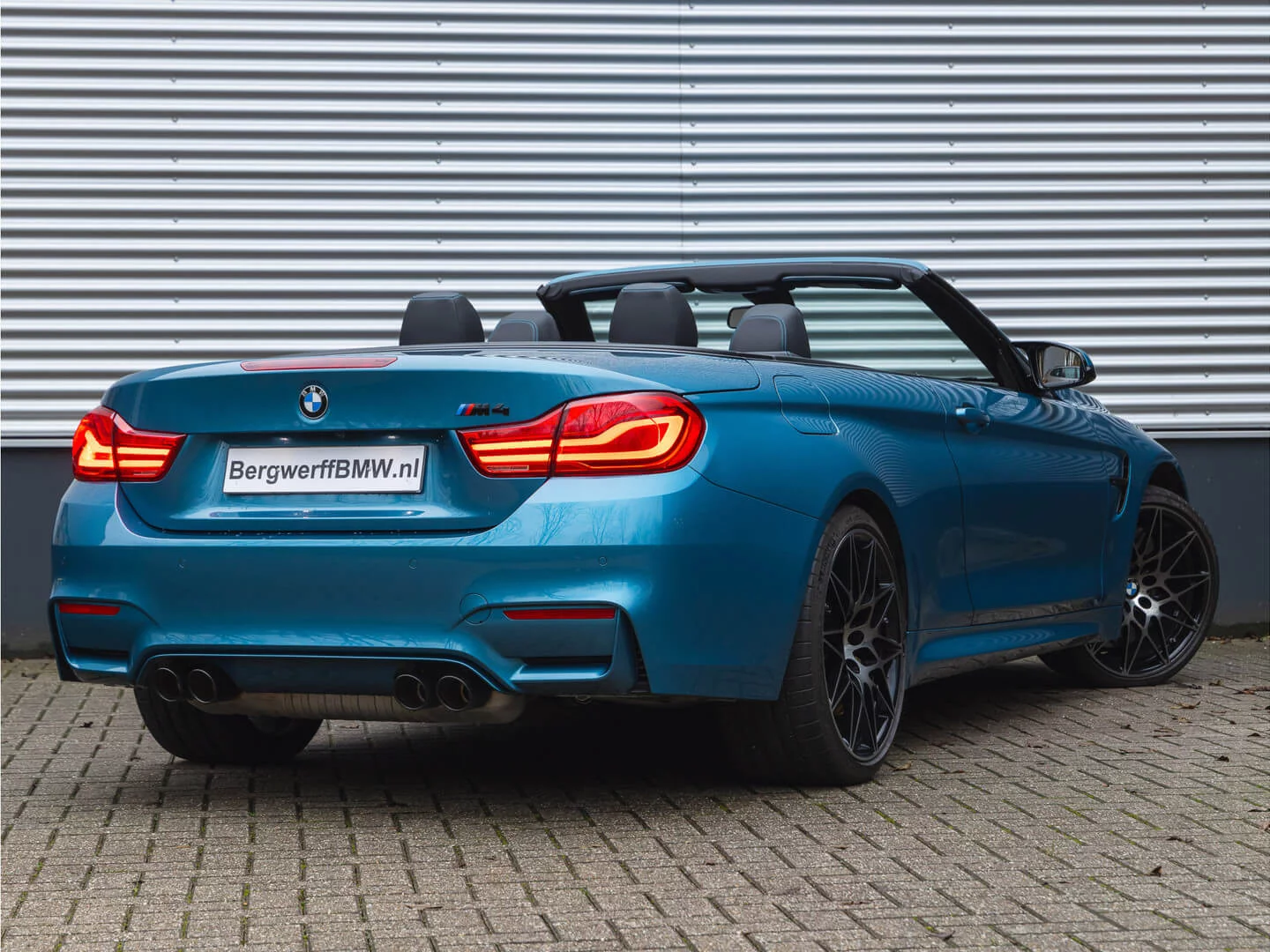 Maldives Blue II BMW M4
