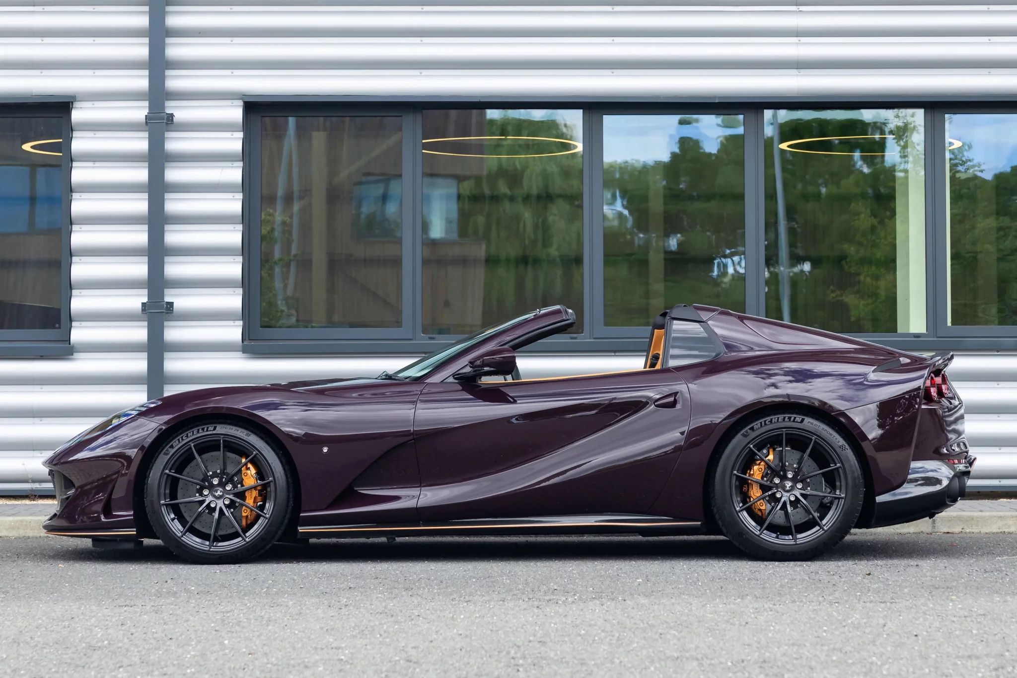 Vinaccia Ferrari 812