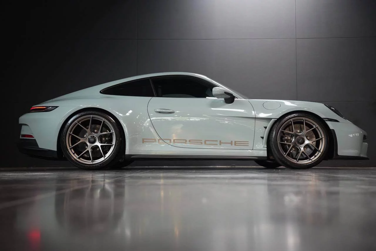 Shade Green Metallic Porsche 911 S/T