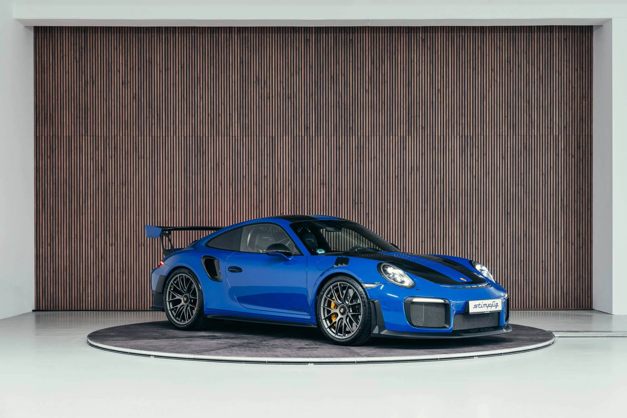 Club Blue Porsche 911 GT2 RS