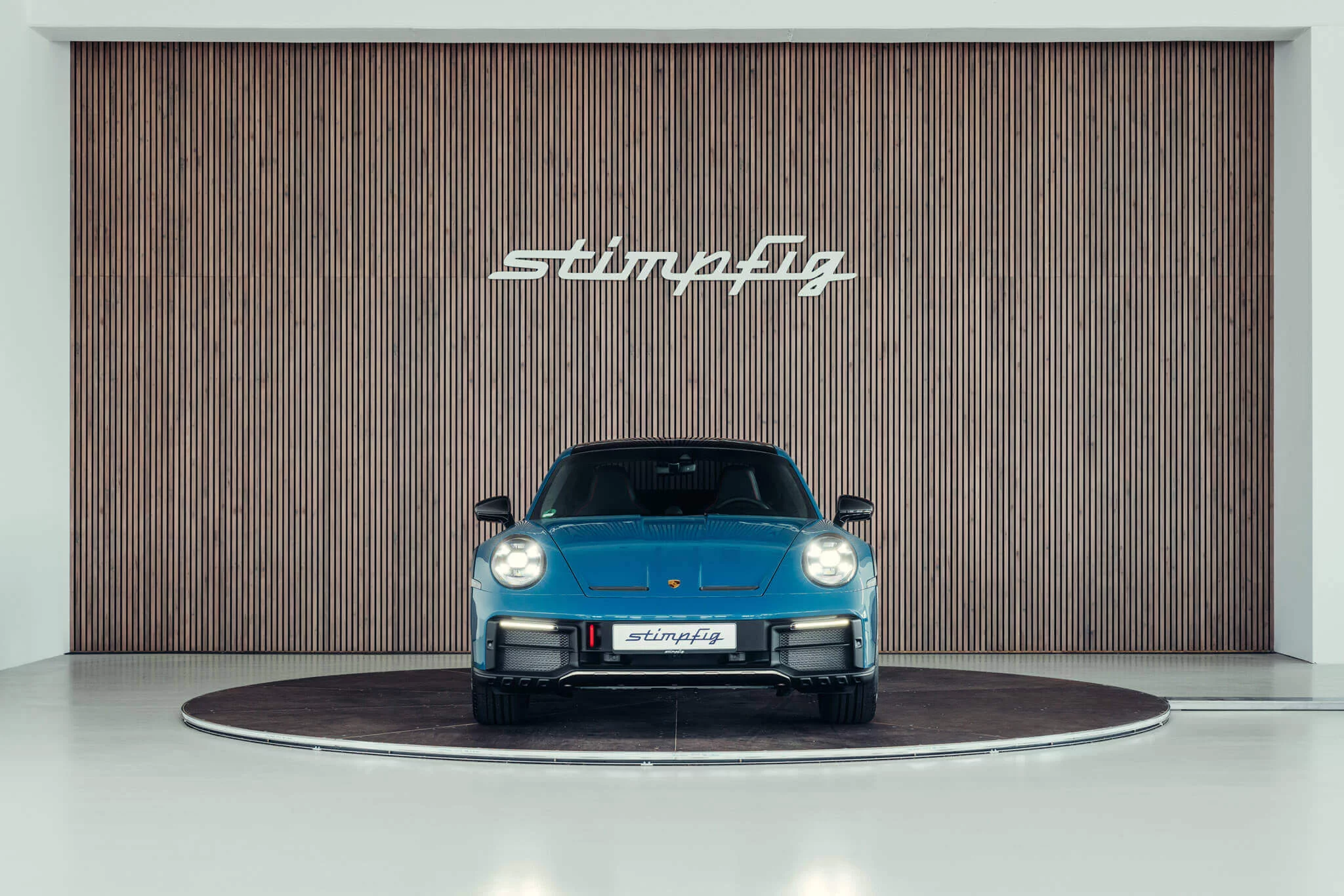 Oslo Blue Porsche 911 Dakar
