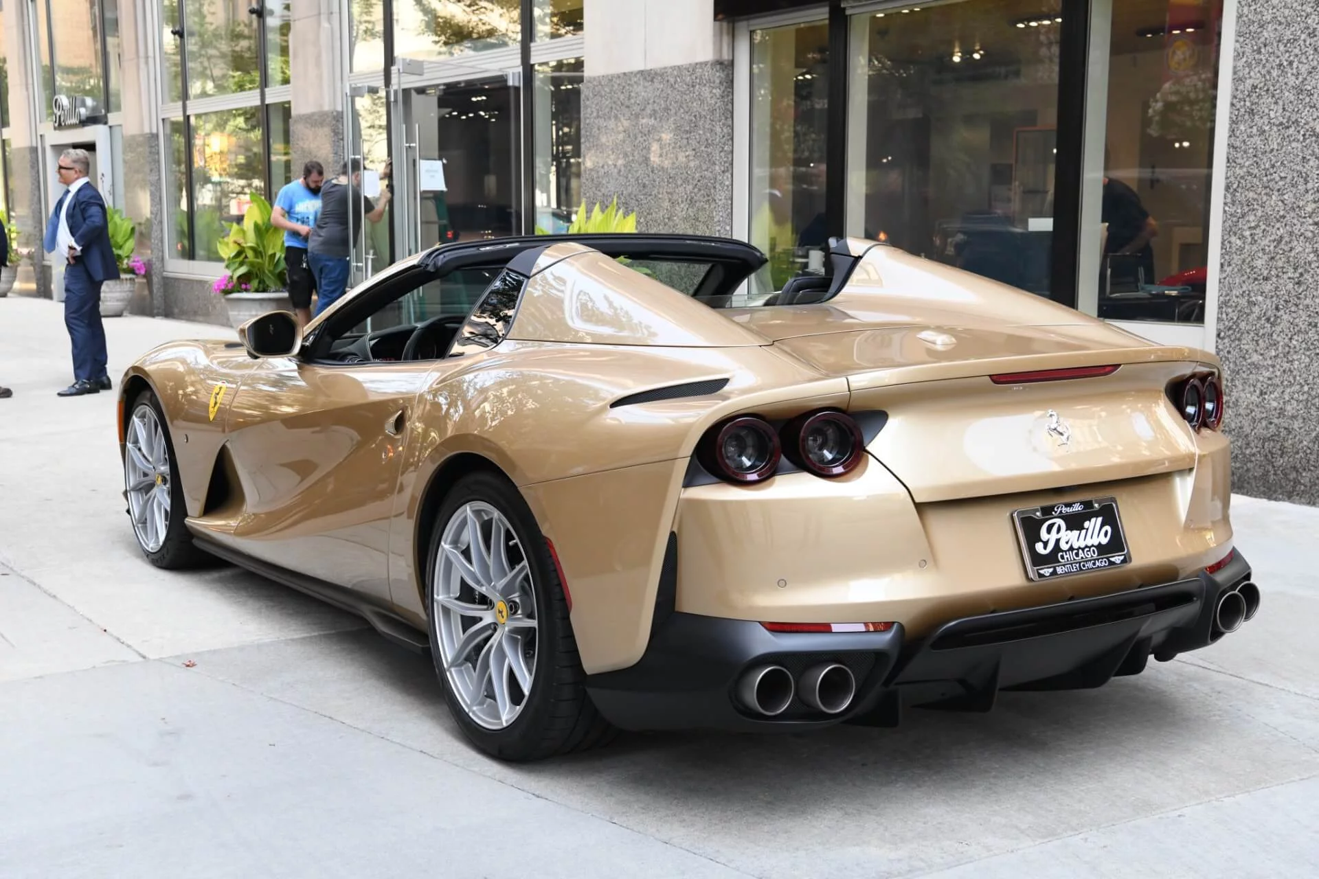 Oro Chiaro Ferrari 812