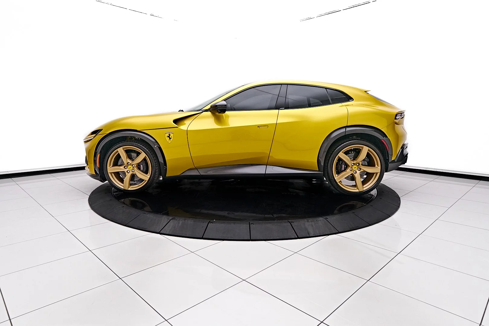 Giallo Montecarlo Ferrari Purosangue