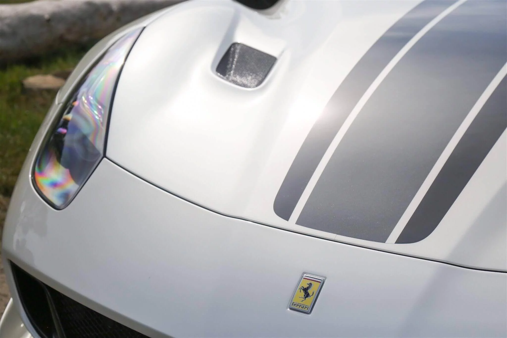 Bianco Fuji Ferrari F12