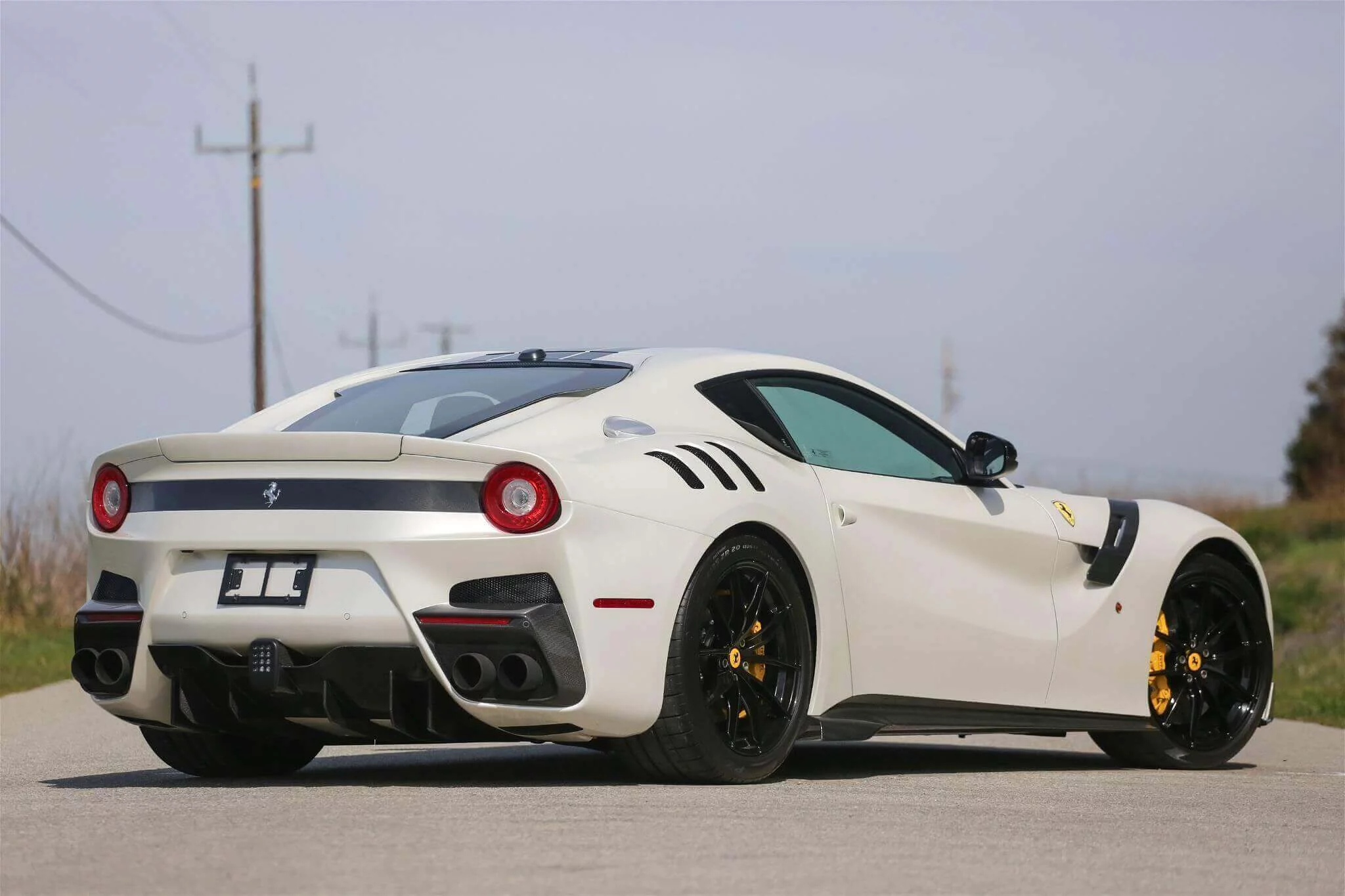 Bianco Fuji Ferrari F12