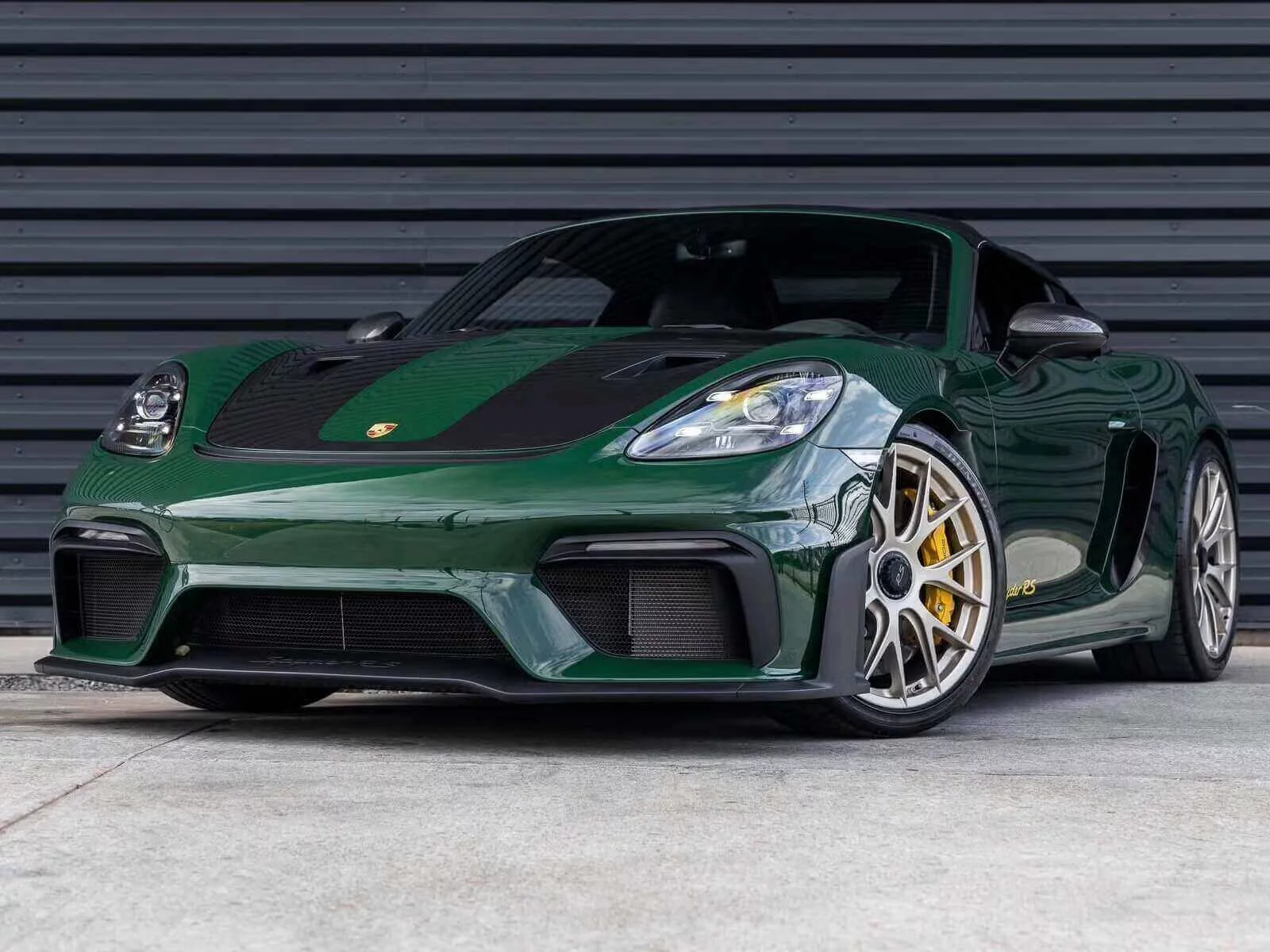 Irish Green Porsche 718 Spyder RS