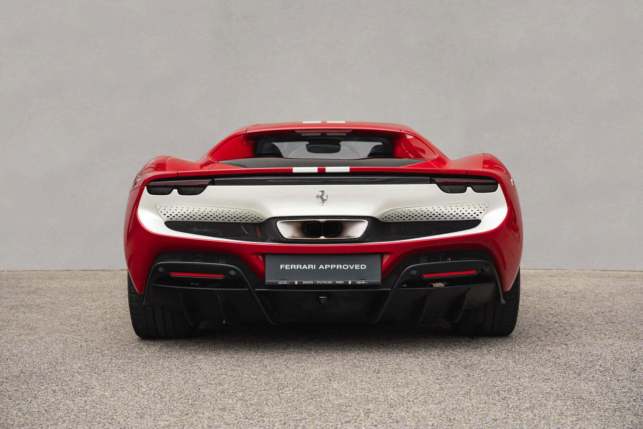 Rosso 70 Anni Ferrari 296