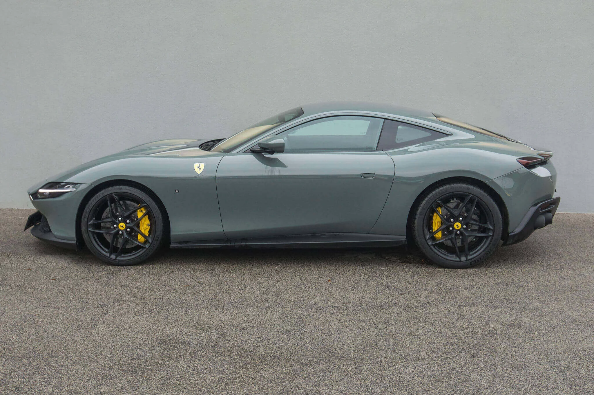 Grigio Medio Ferrari Roma