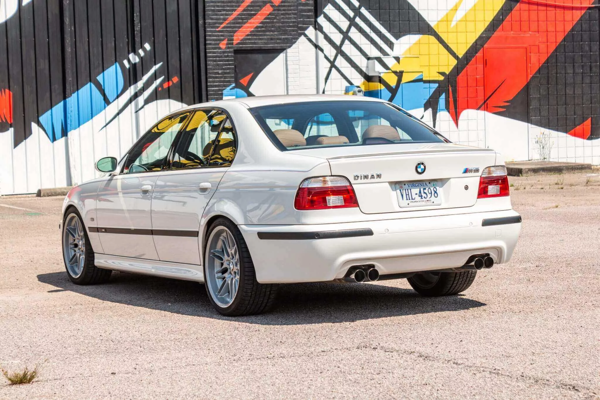 Alpine White III BMW M5