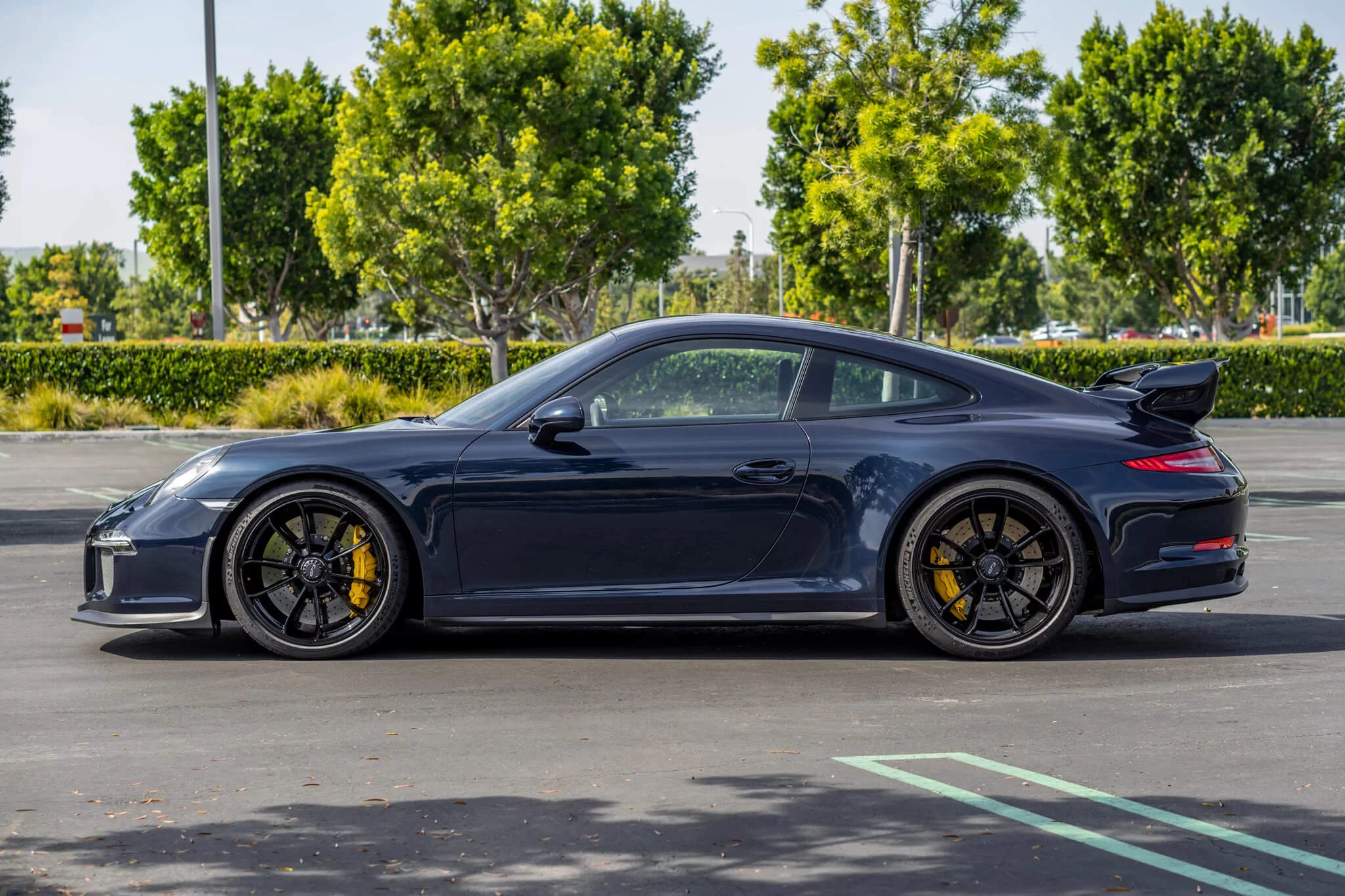 Dark Blue Metallic Porsche 911 GT3