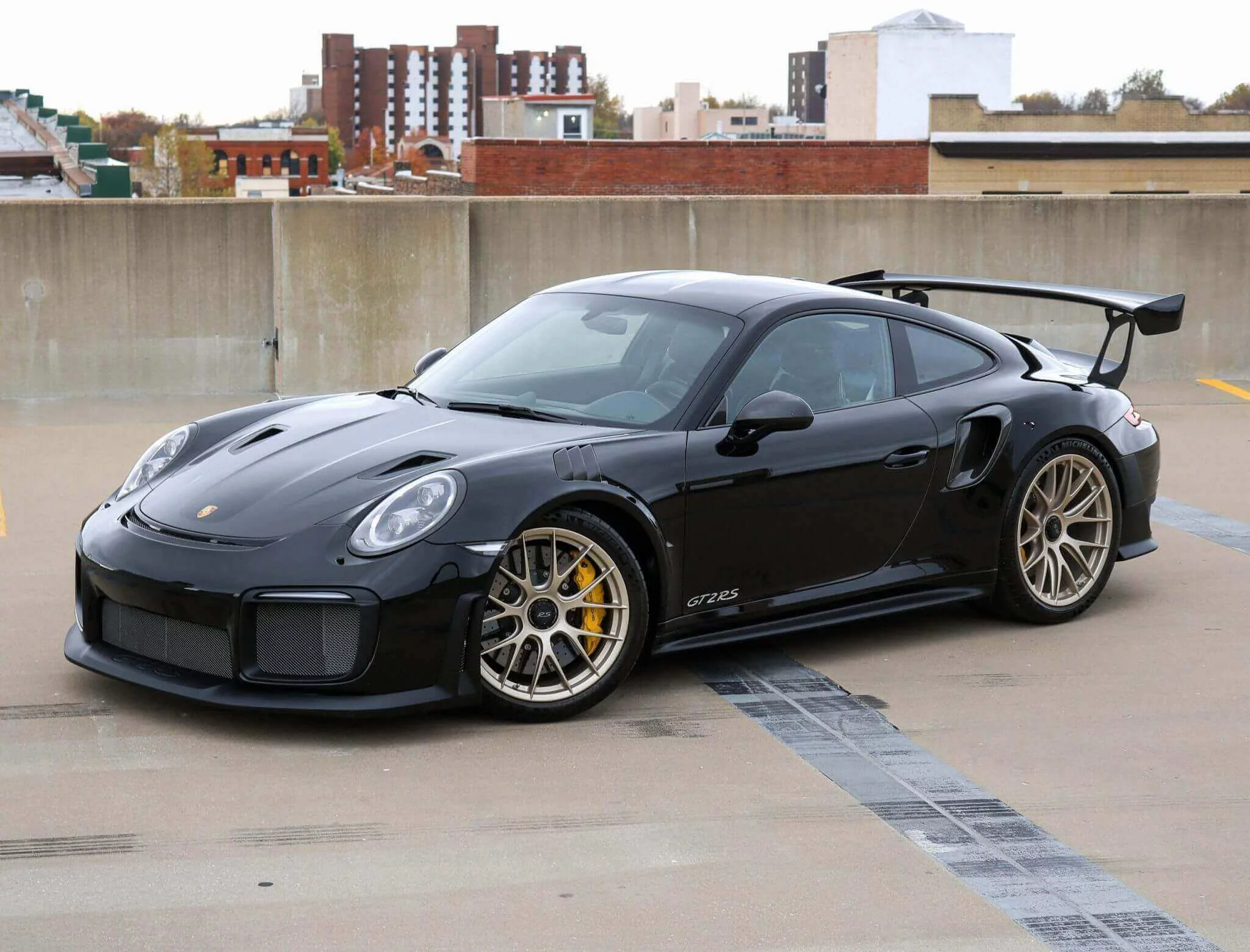 Black Porsche 911 GT2 RS