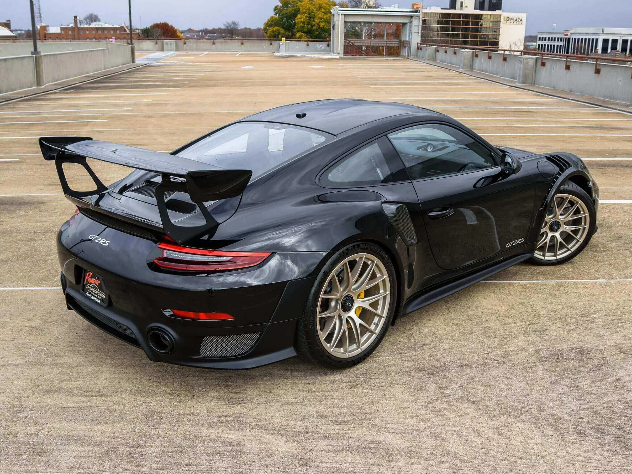 Black Porsche 911 GT2 RS