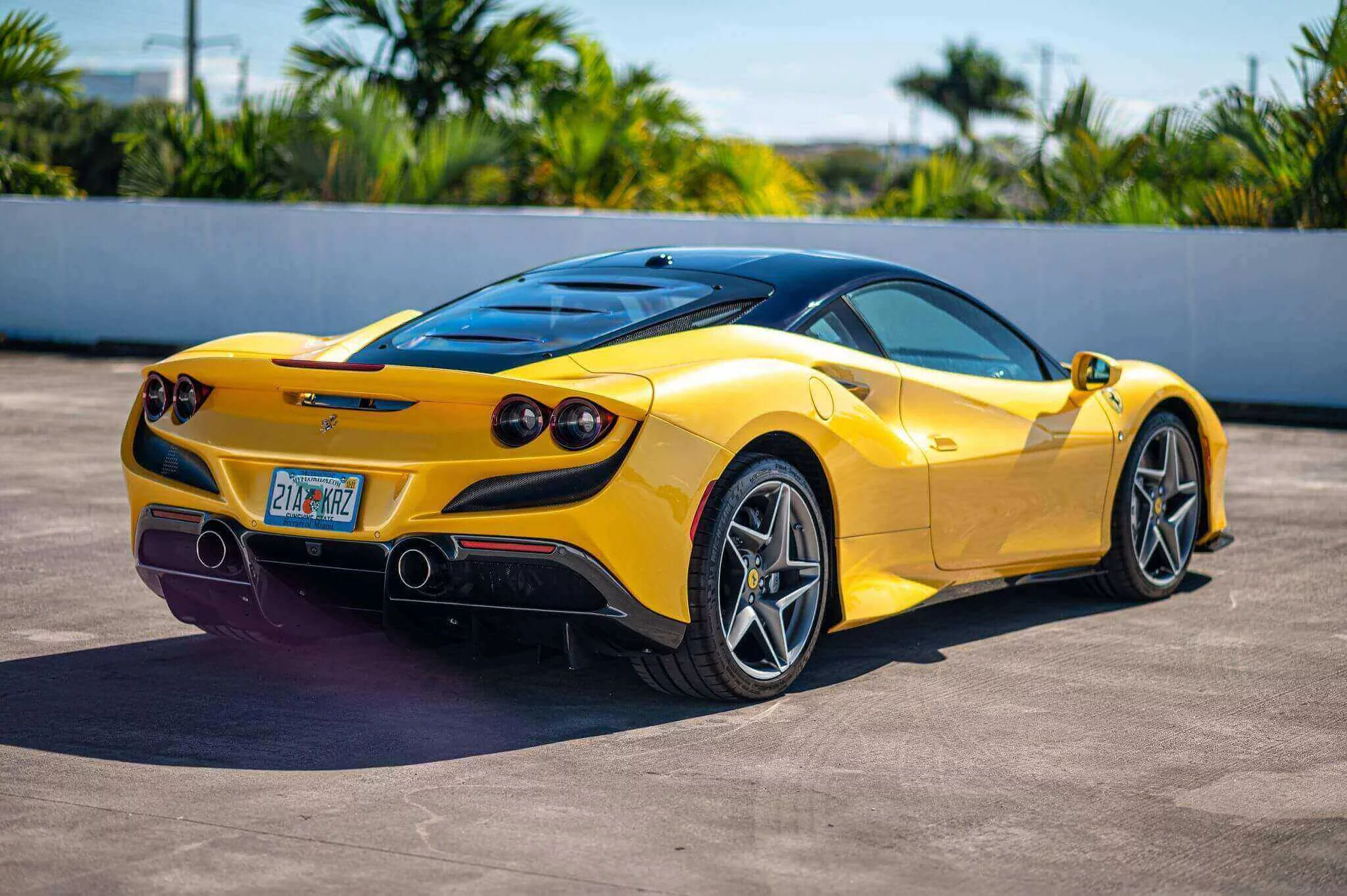 Giallo Triplo Strato Ferrari F8