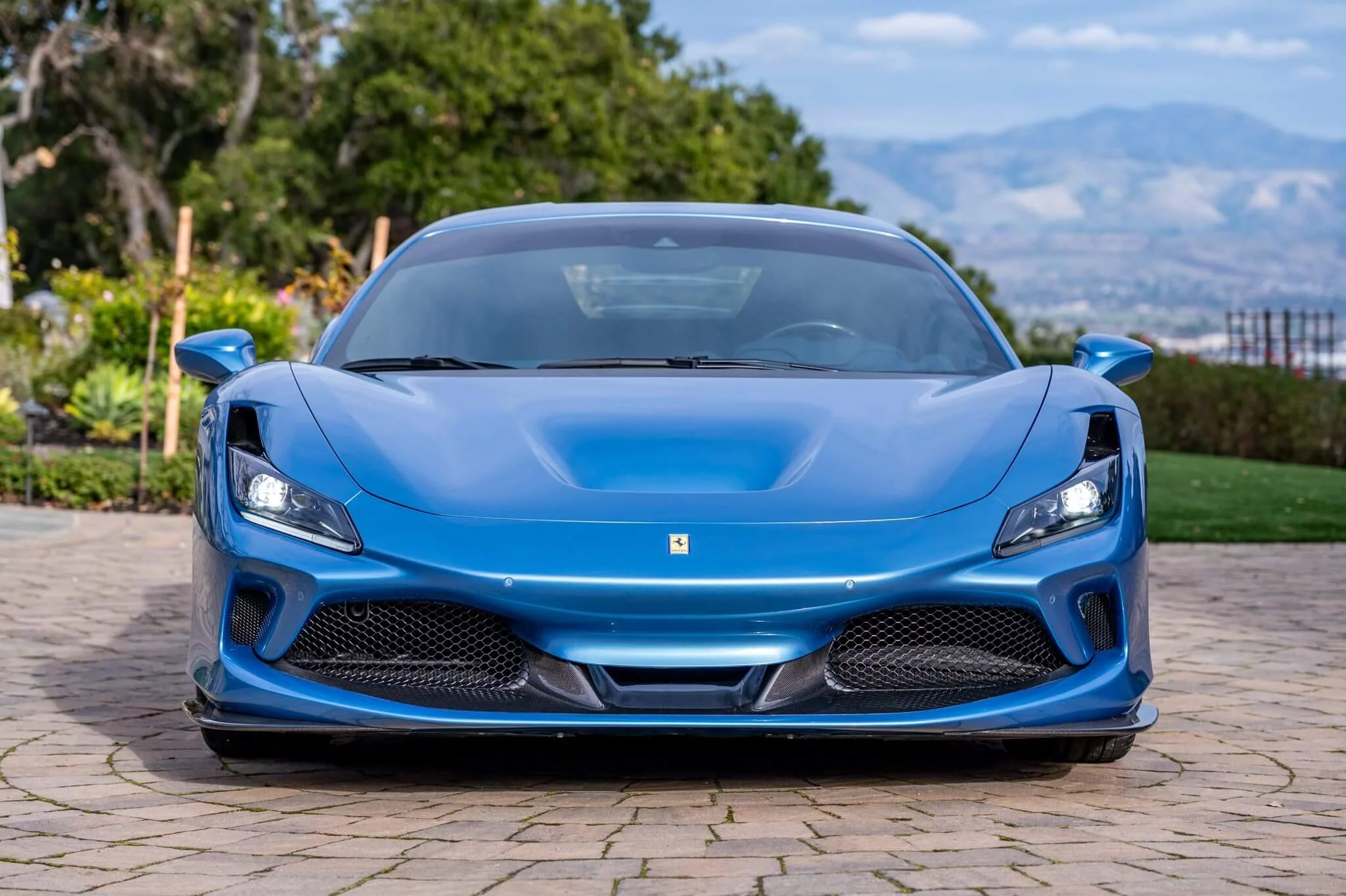 Azzurro California Ferrari F8