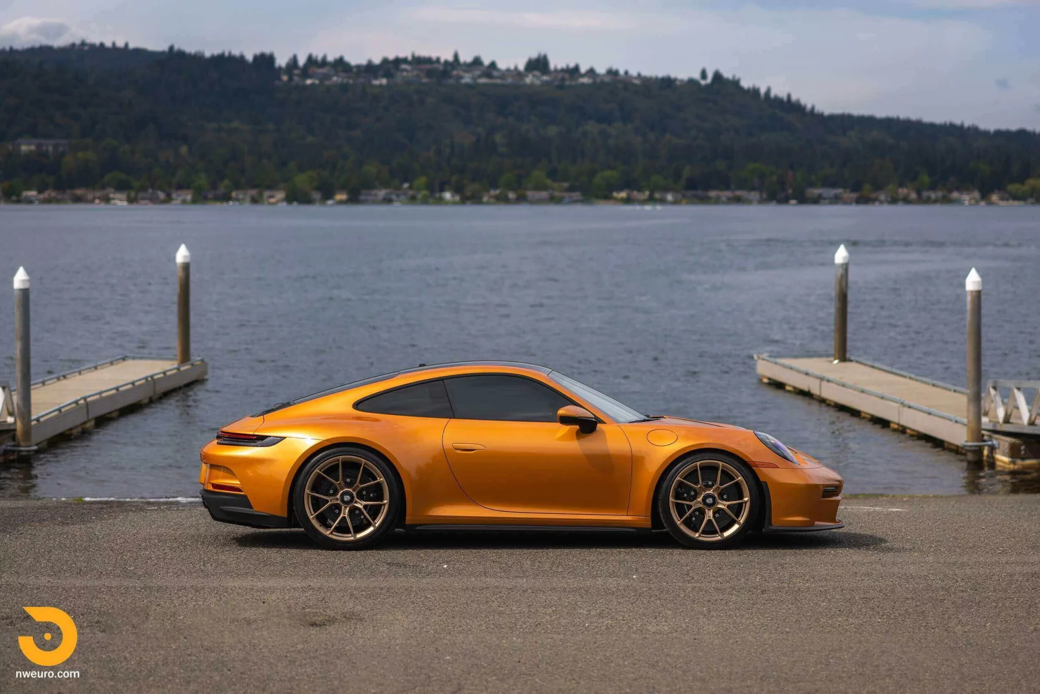 Nordic Gold Metallic Porsche 911 GT3