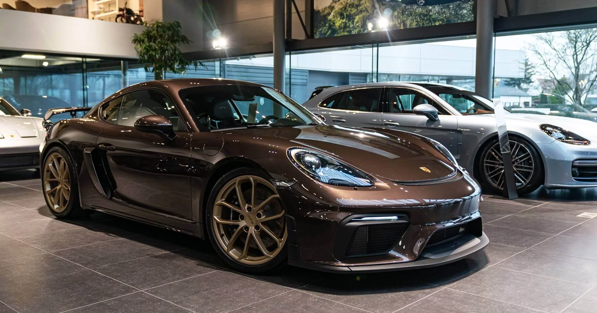 Macadamia Metallic Porsche 718 Cayman GT4