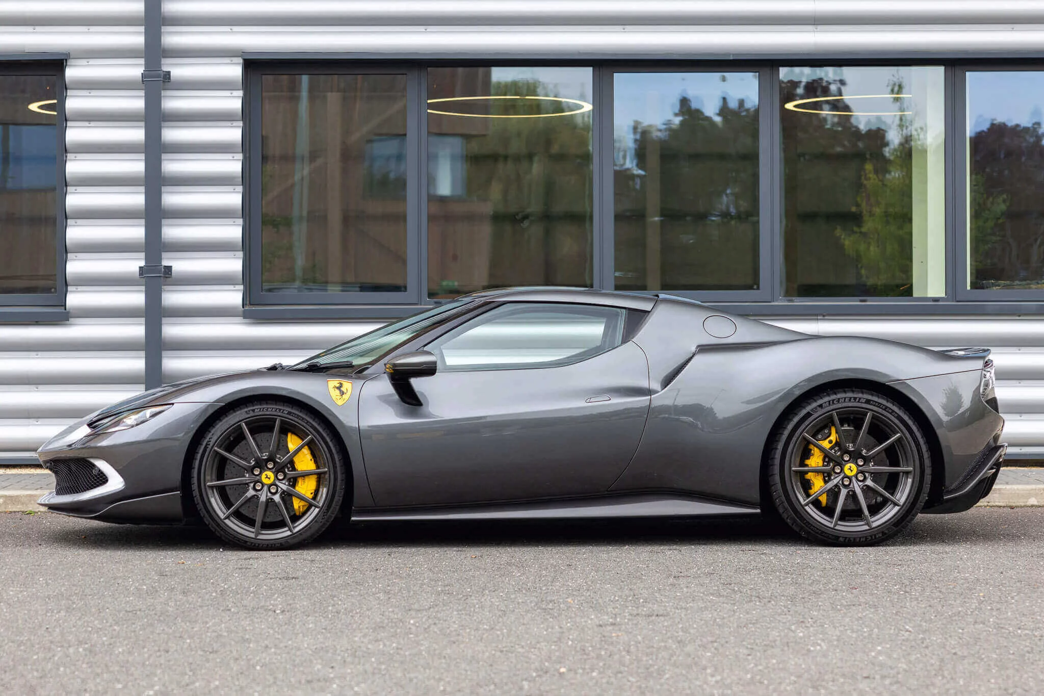 Grigio Silverstone Ferrari 296