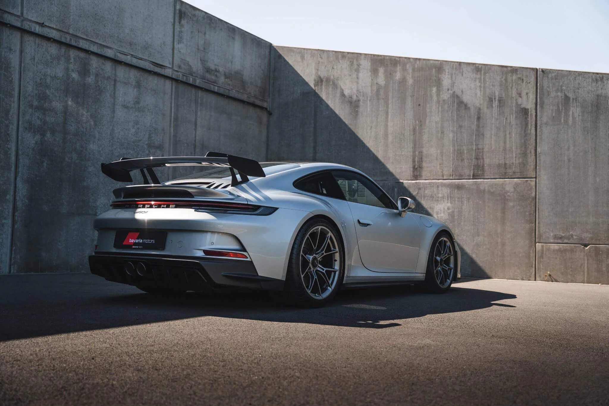 Dolomite Silver Metallic Porsche 911 GT3