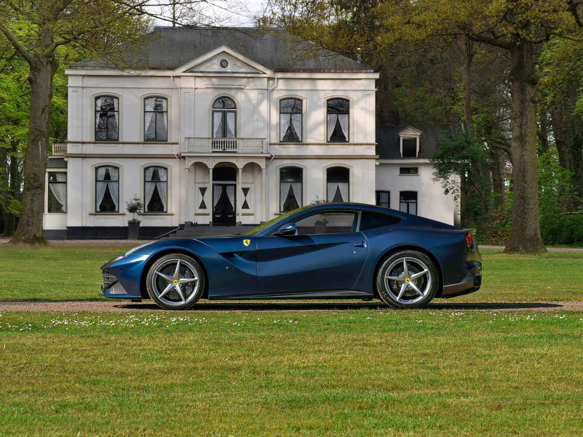 Blu Tour de France Opaco Ferrari F12