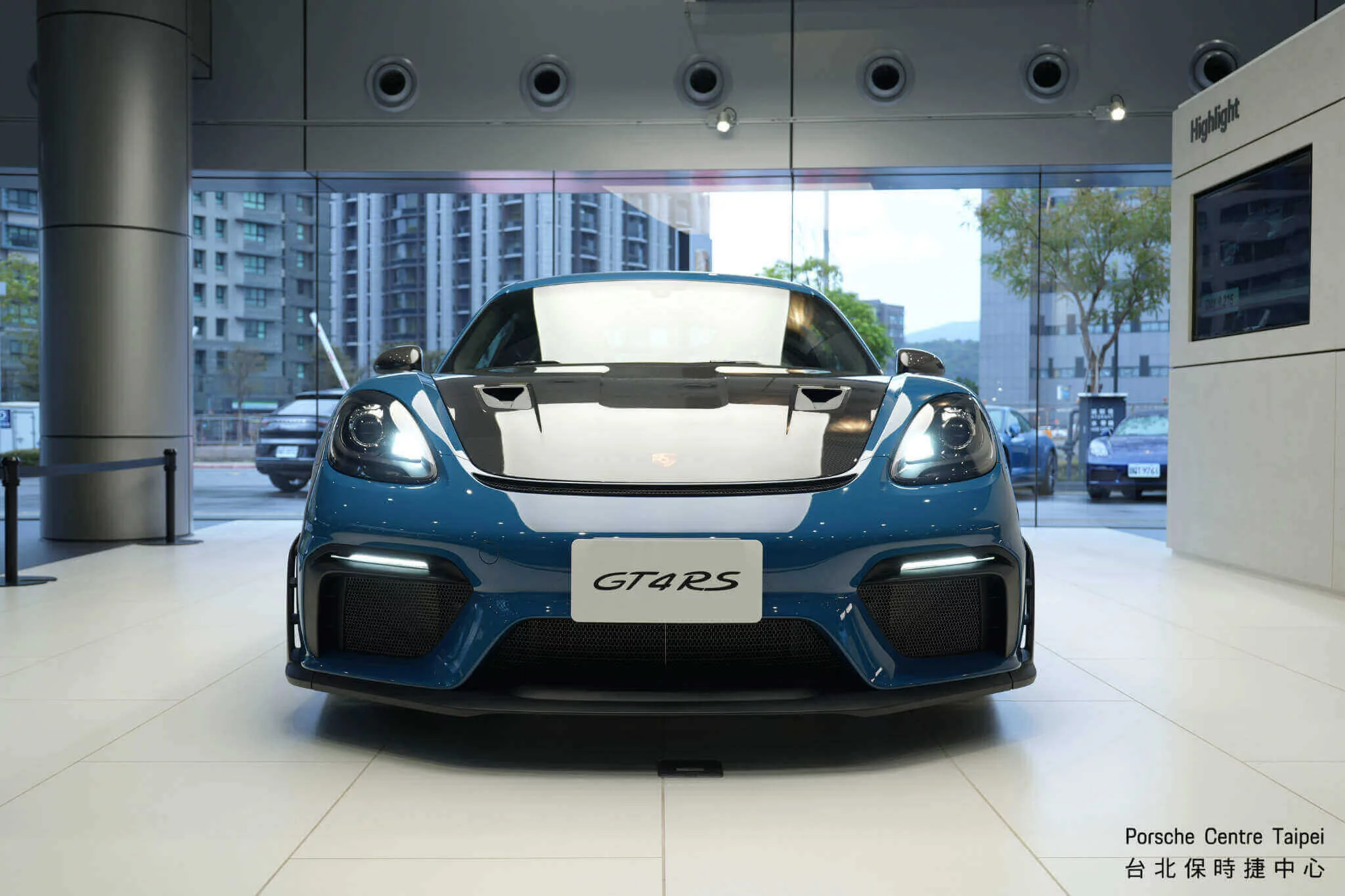 Oslo Blue Porsche 718 Cayman GT4 RS