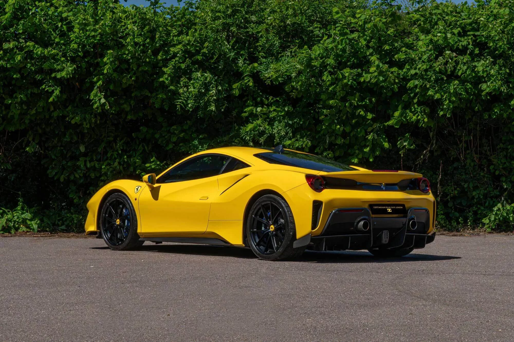 Giallo Modena Ferrari 488
