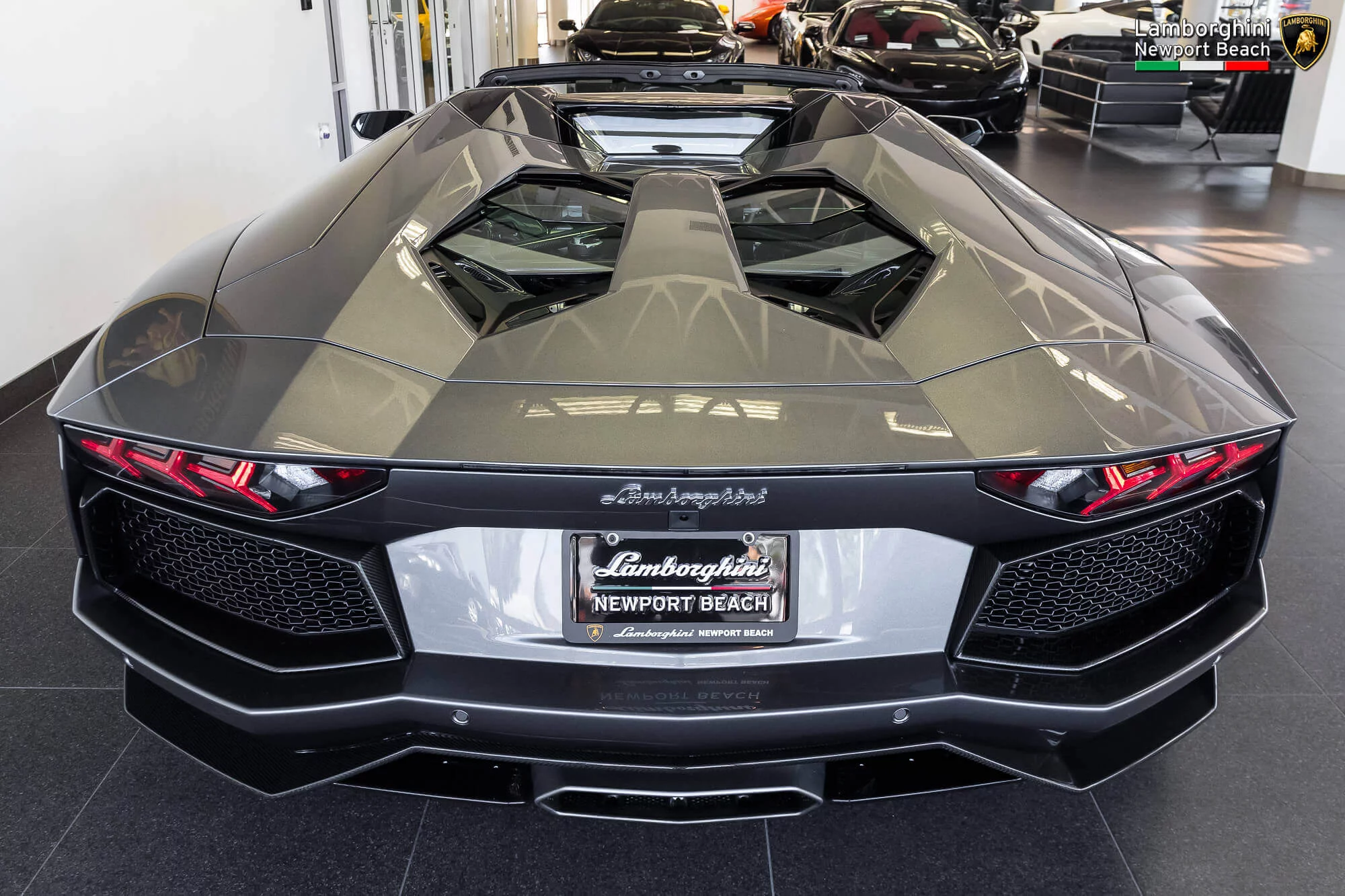 Grigio Estoque Lamborghini Aventador