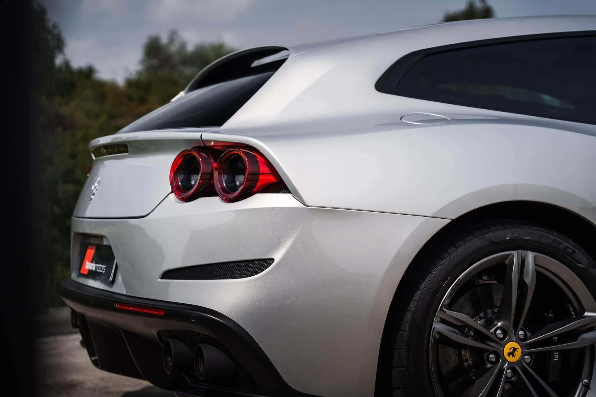 Grigio Abu Dhabi Ferrari GTC4Lusso