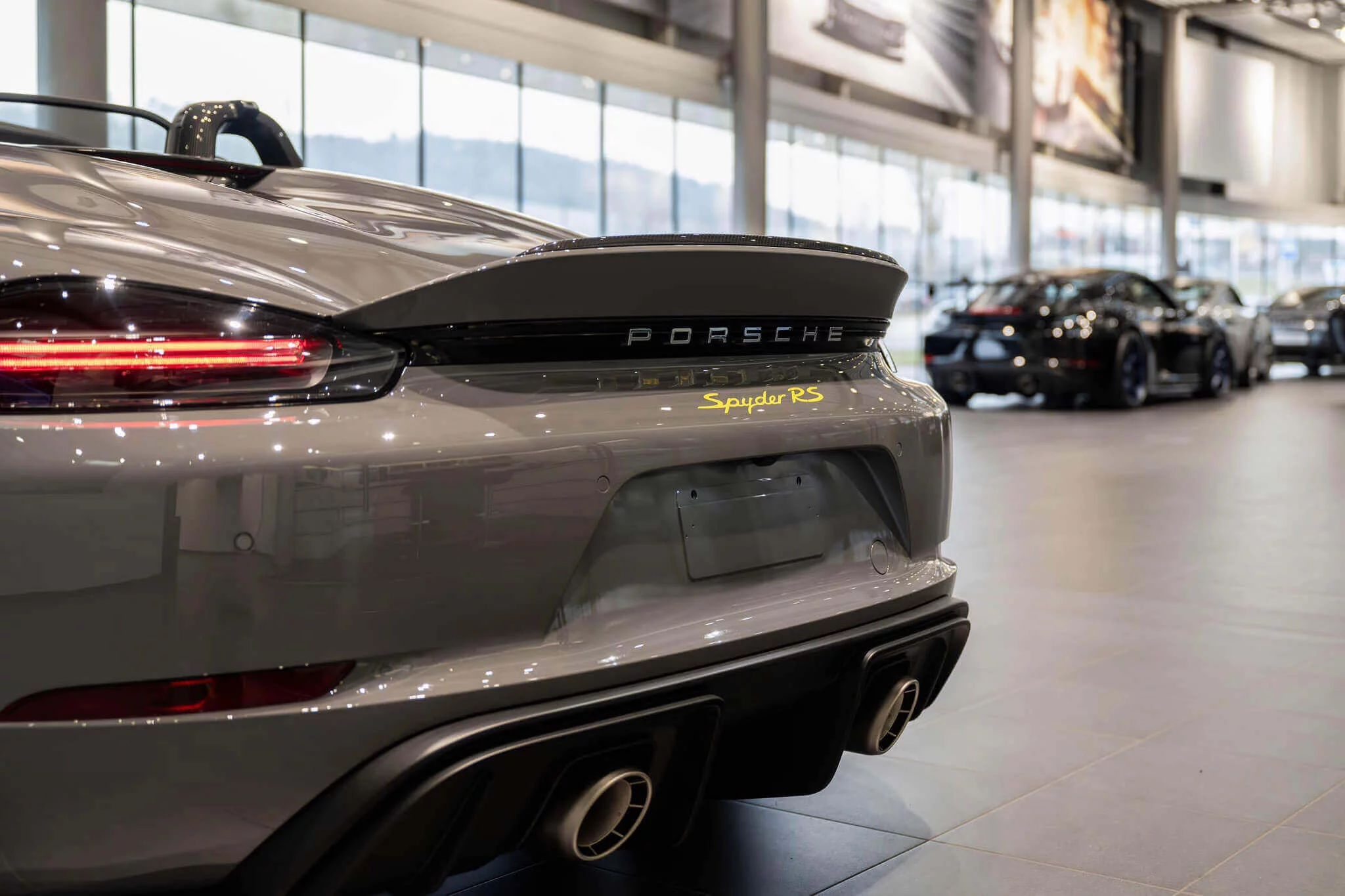 China Grey Porsche 718 Spyder RS
