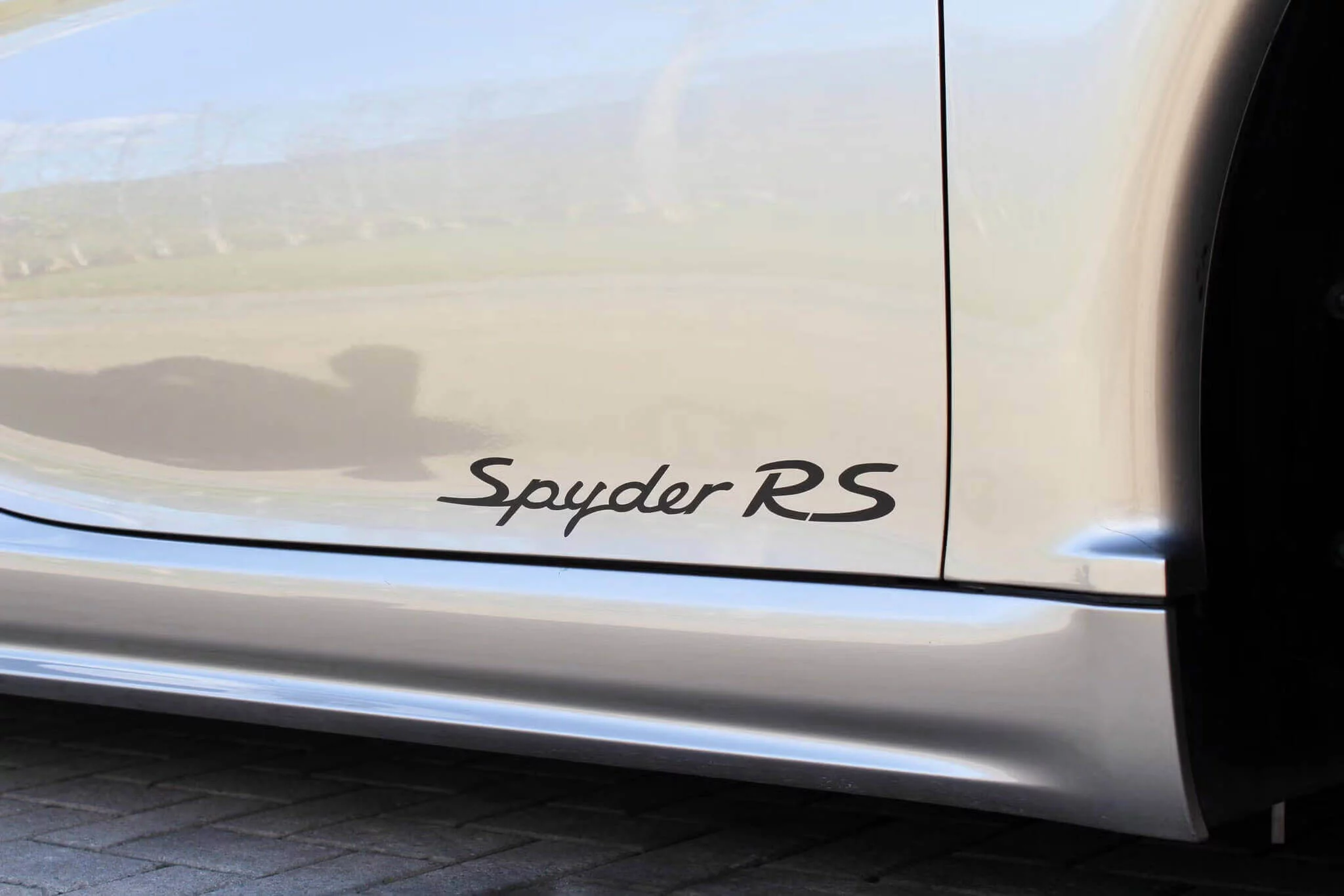 Palladium Metallic Porsche 718 Spyder RS