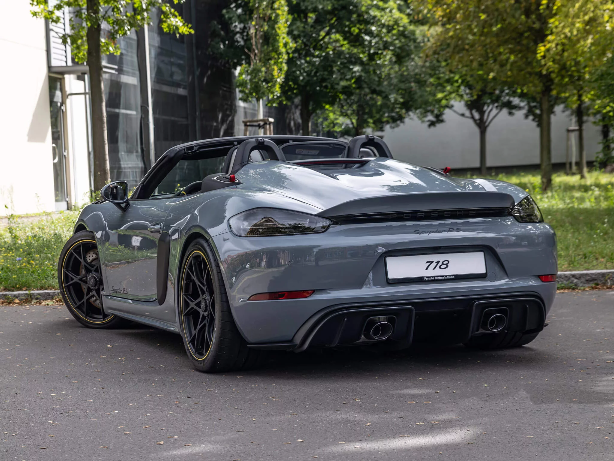 Arctic Grey Porsche 718 Spyder RS