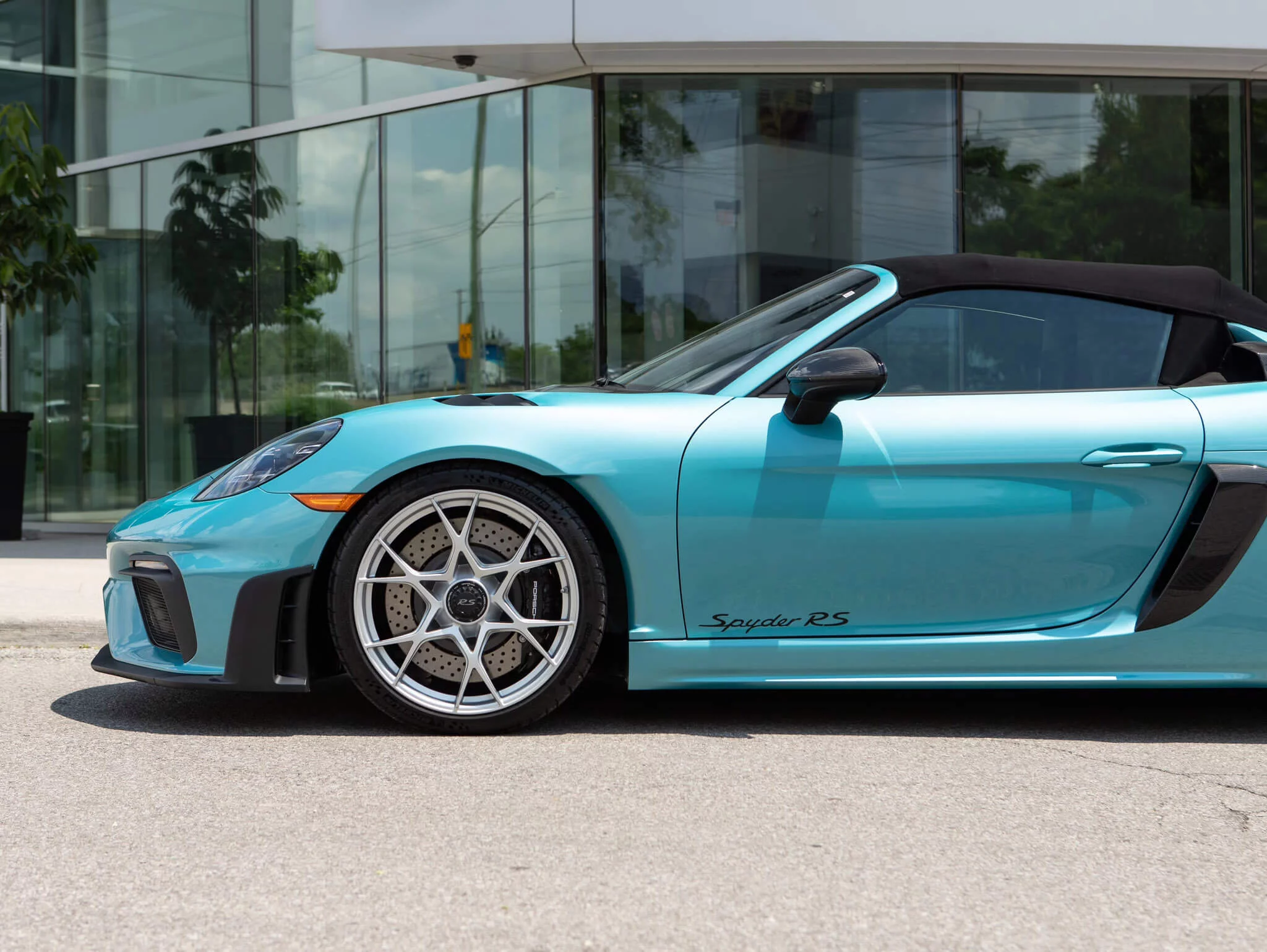 Ipanema Blue Metallic Porsche 718 Spyder RS