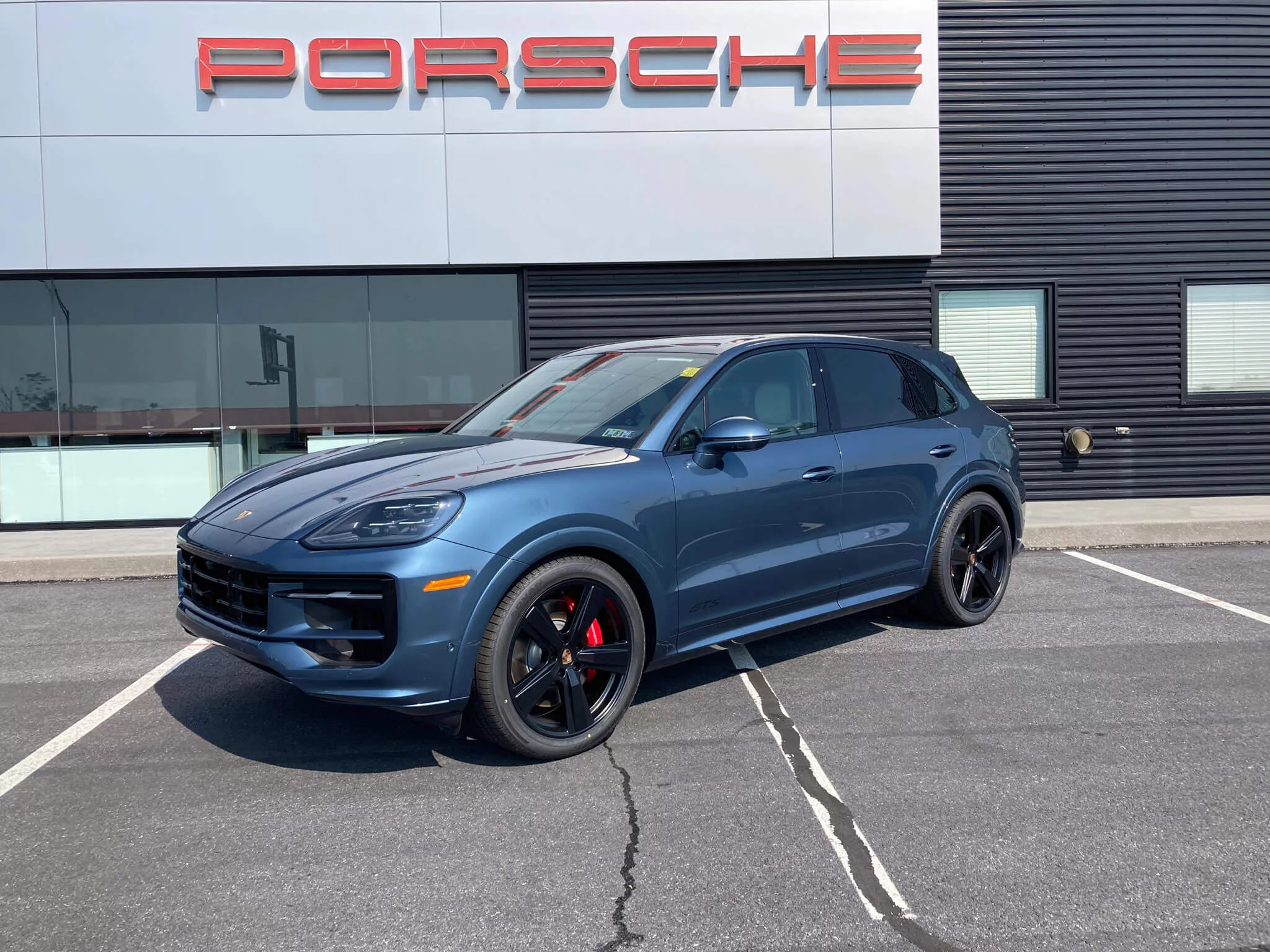 Utopia Blue Porsche Cayenne