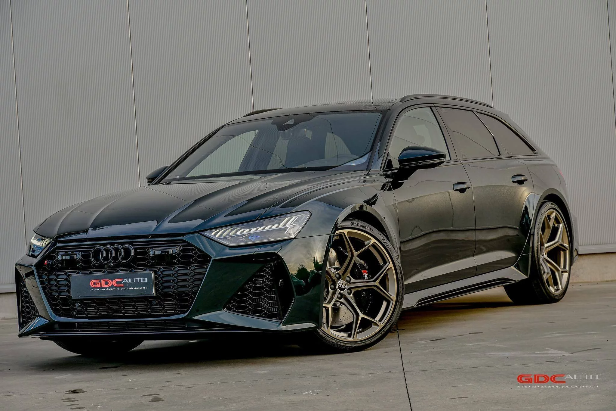 Deep Green Audi RS6 Avant
