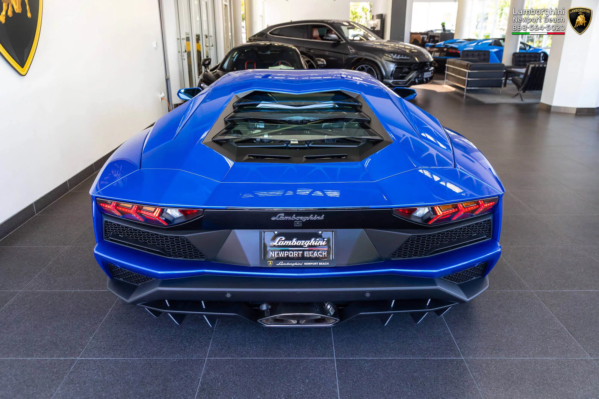 Blu Nethuns Lamborghini Aventador