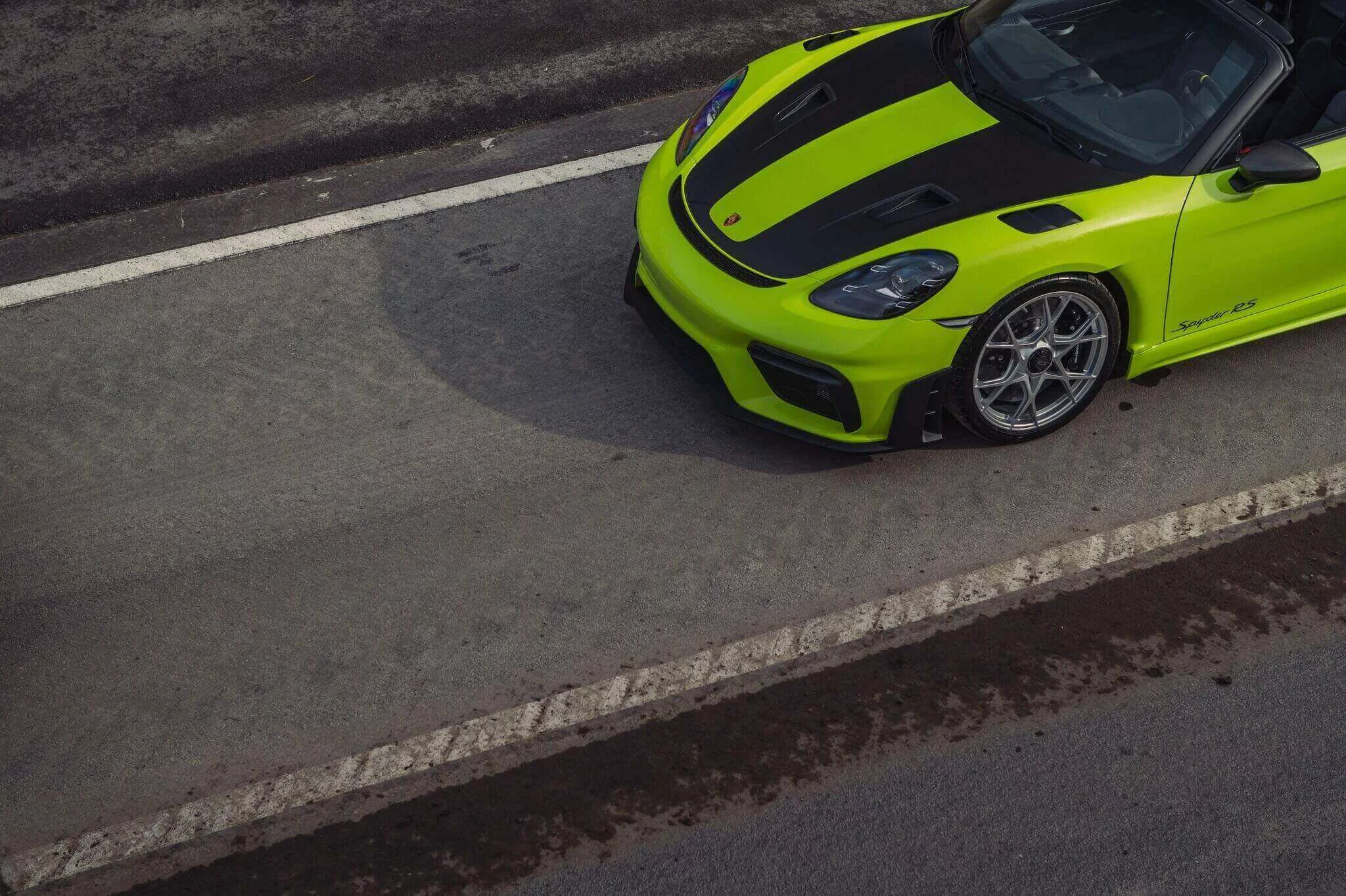 Acid Green Porsche 718 Spyder RS
