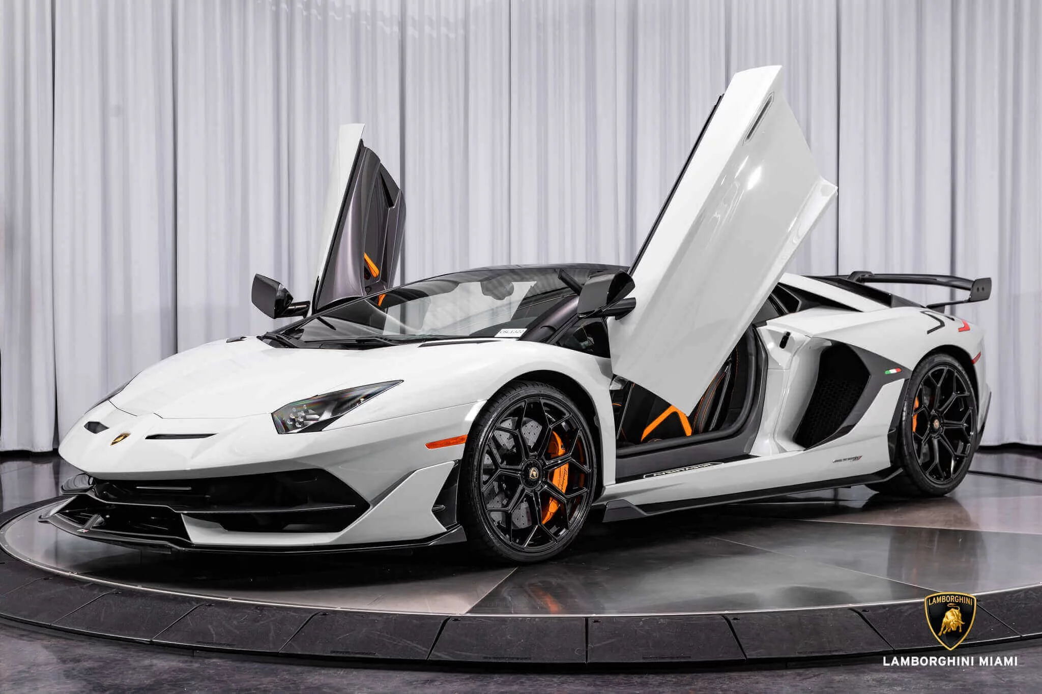 Grigio Hati Lamborghini Aventador