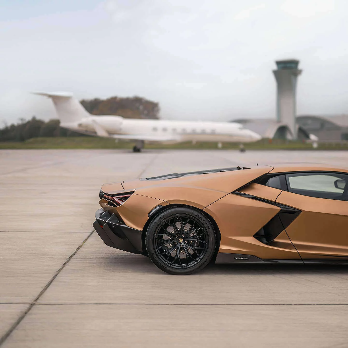 Bronzo Zenas Lamborghini Revuelto