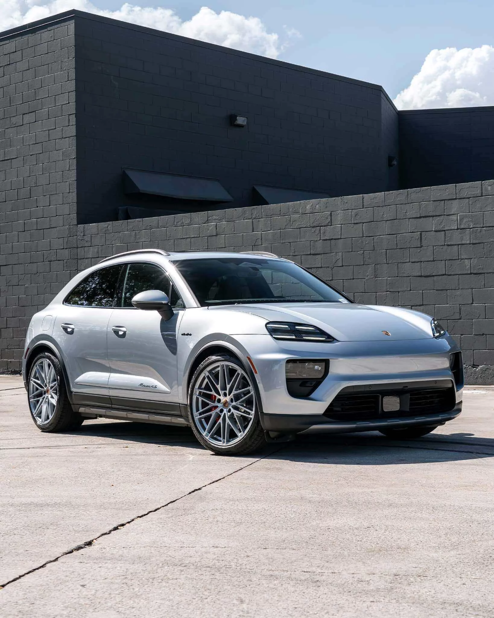 Dolomite Silver Metallic Porsche Macan Electric