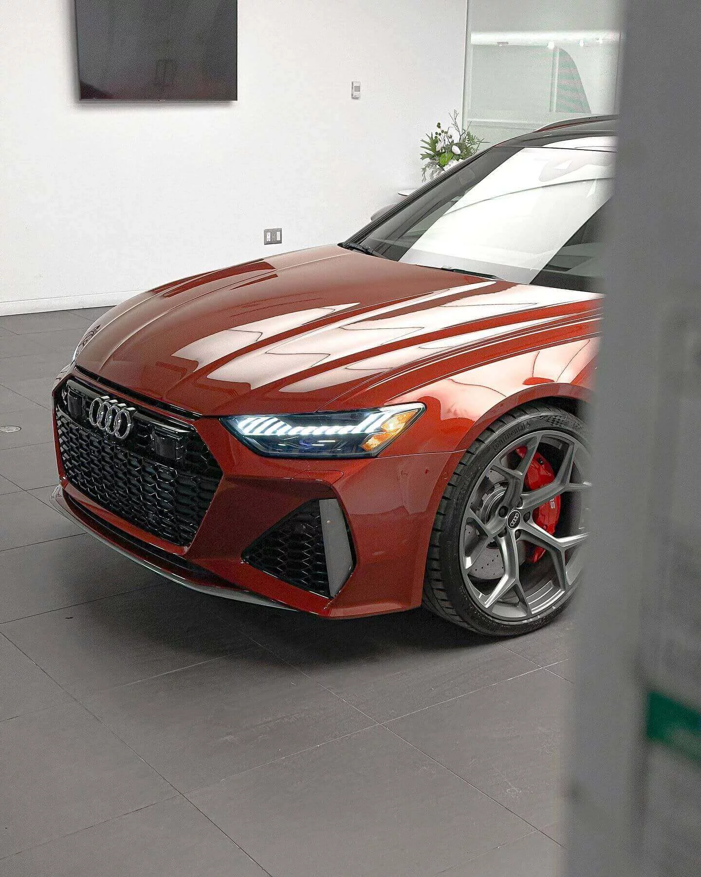 Grenadine Red Audi RS6 Avant