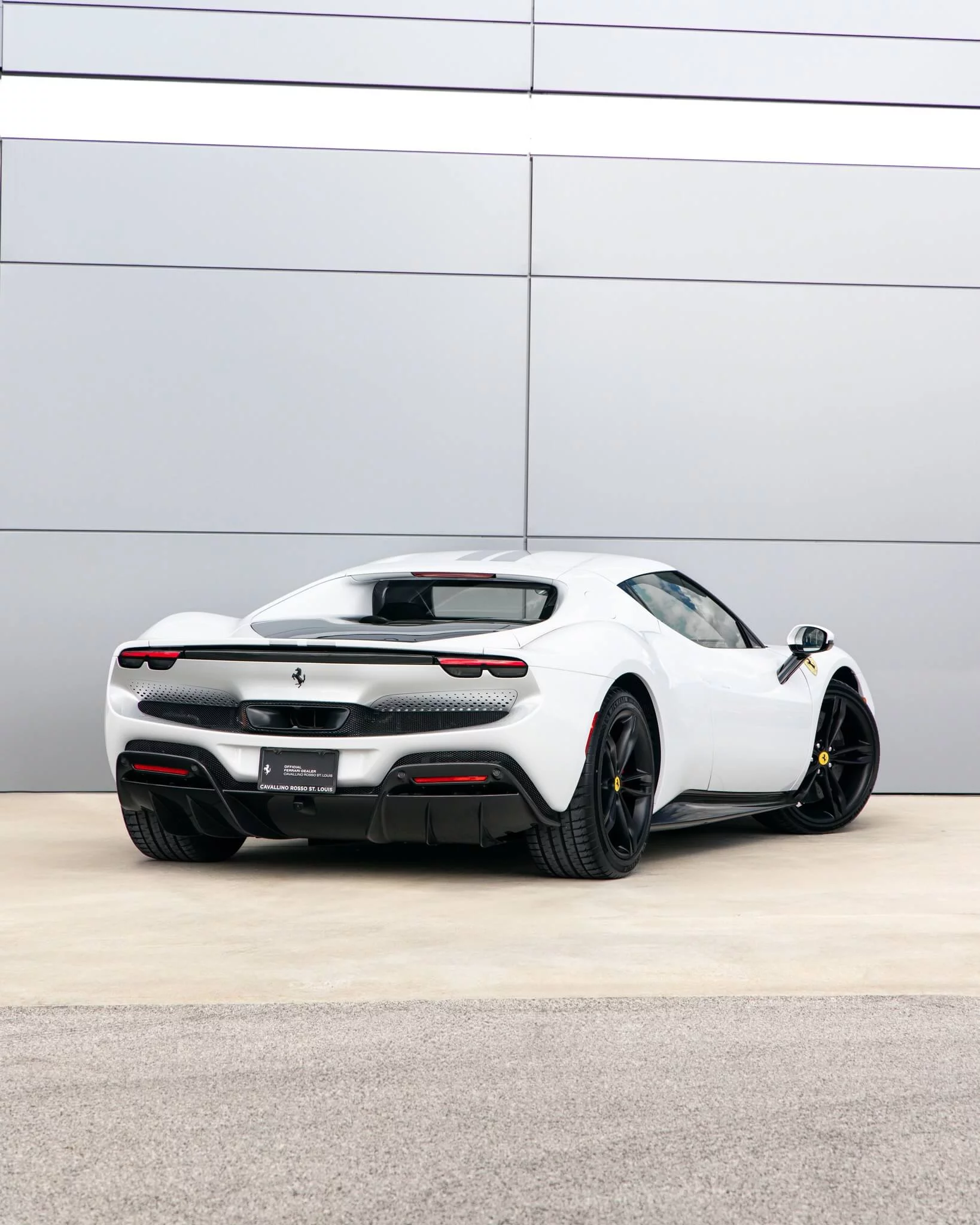 Bianco Cervino Ferrari 296