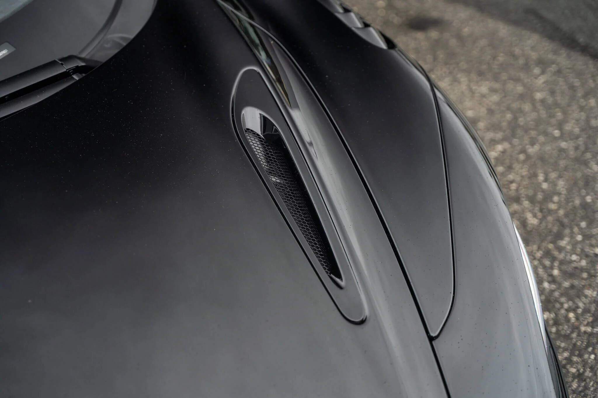 Pure Black McLaren 750S
