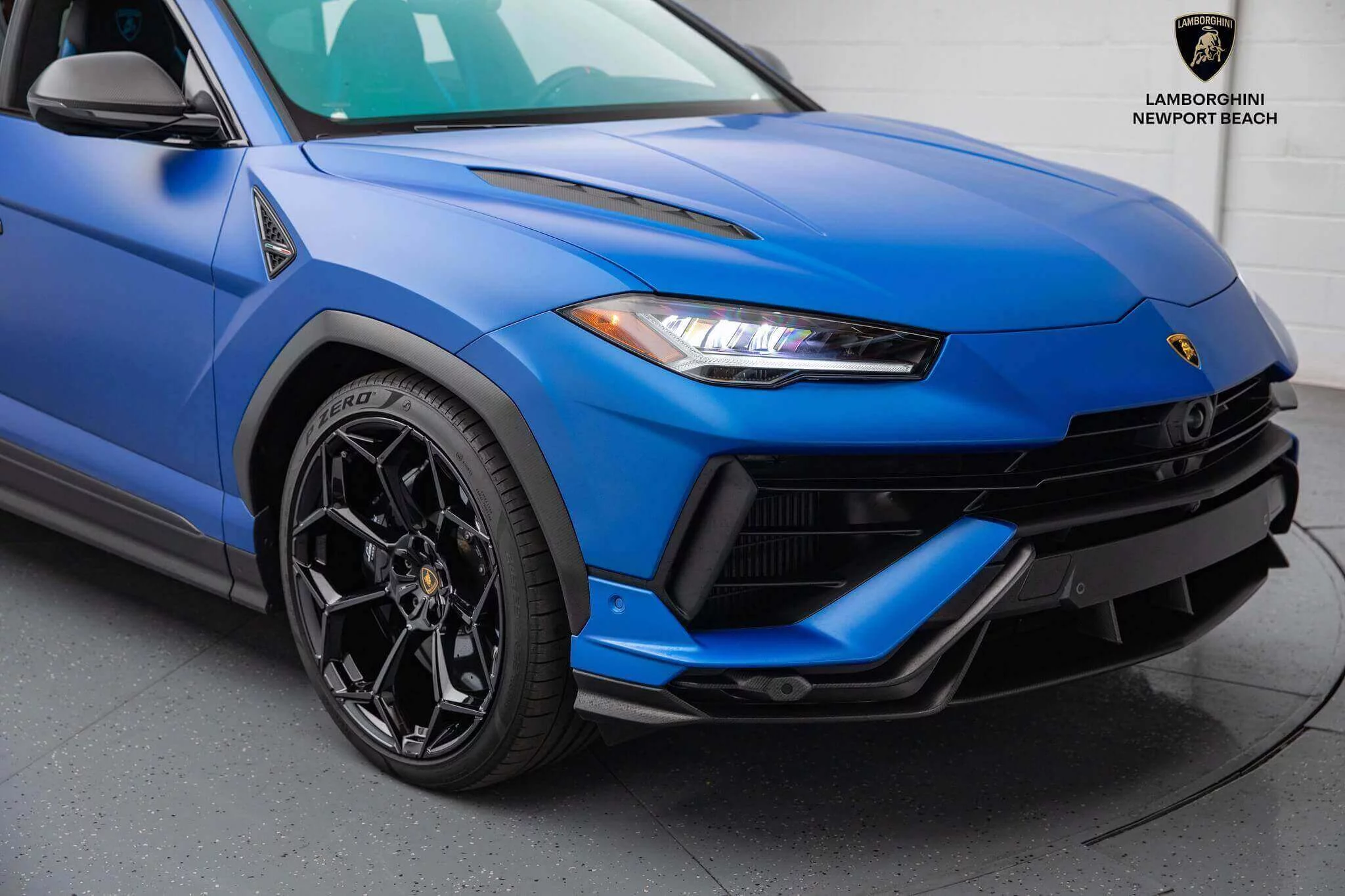 Blu Eleos Matte Lamborghini Urus