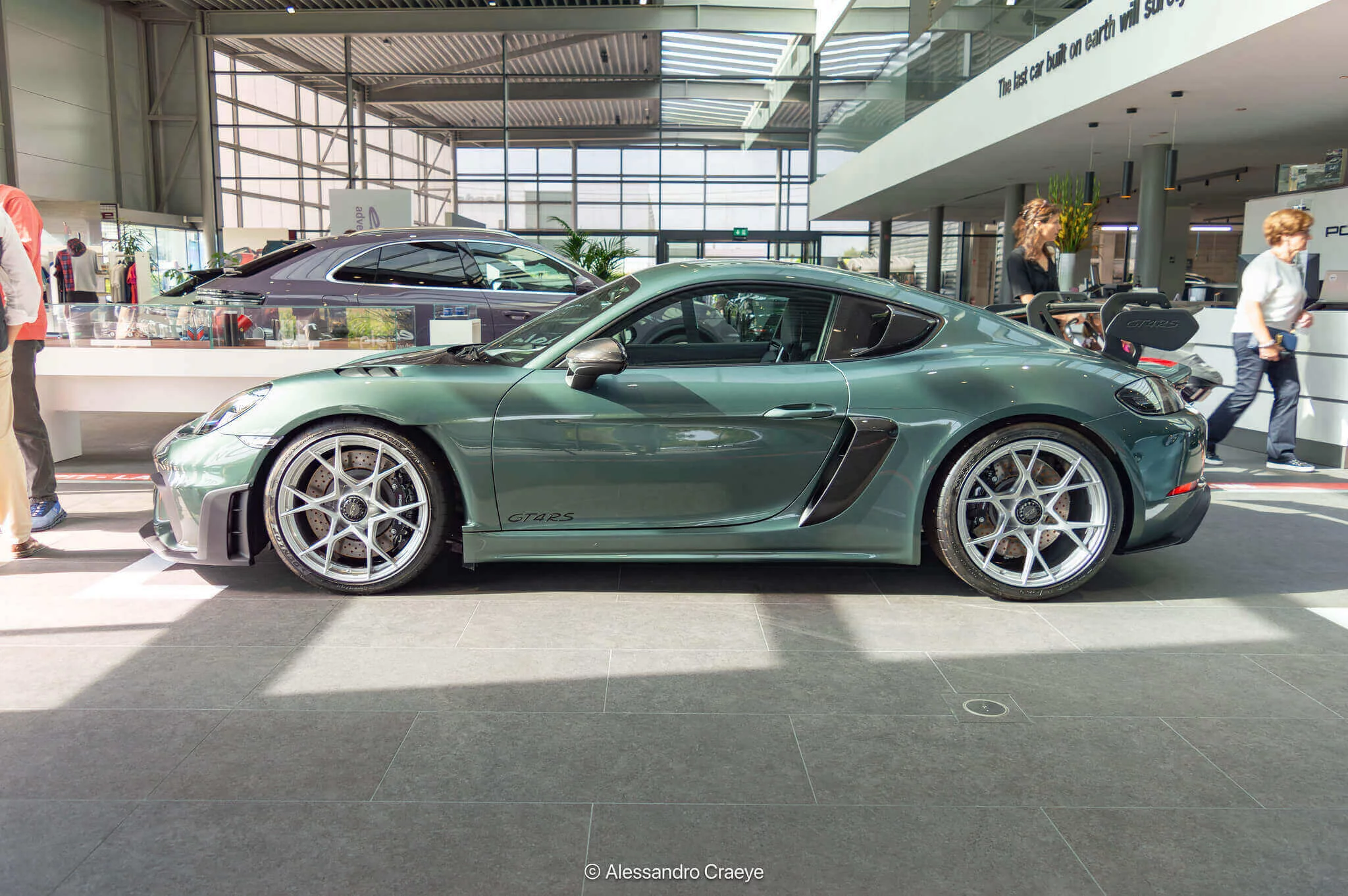 Malachite Green Metallic Porsche 718 Cayman GT4 RS