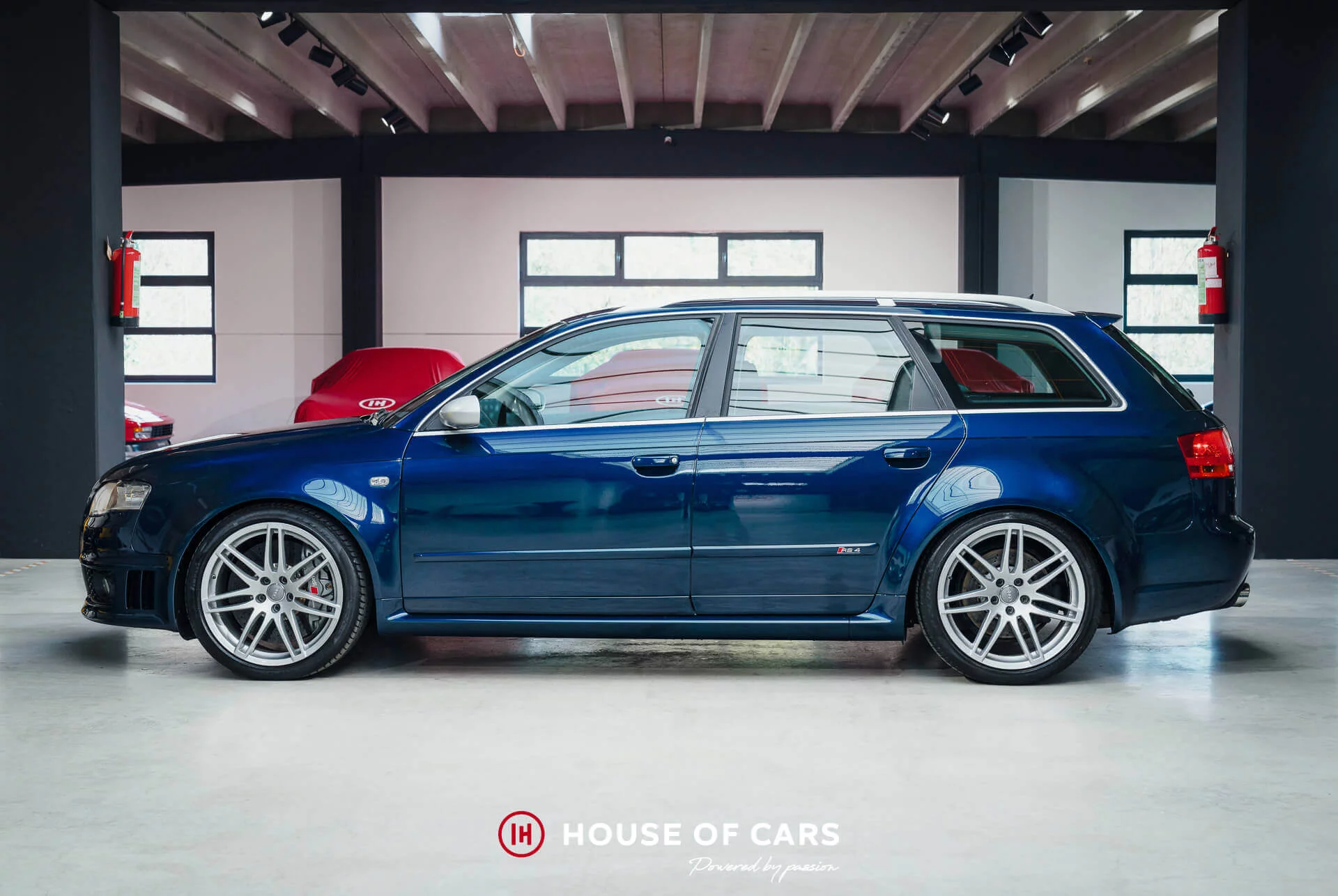 Mugello Blue Audi RS4