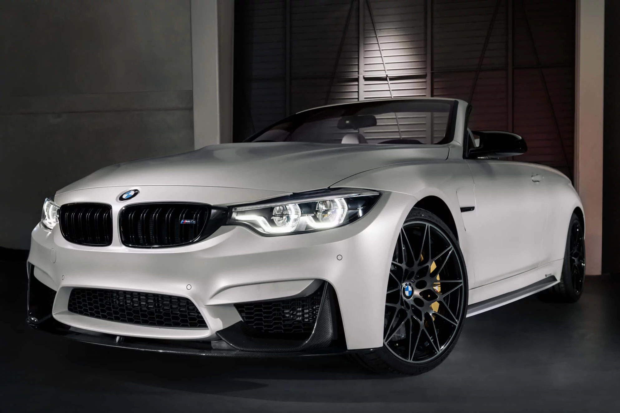 Frozen Brilliant White BMW M4